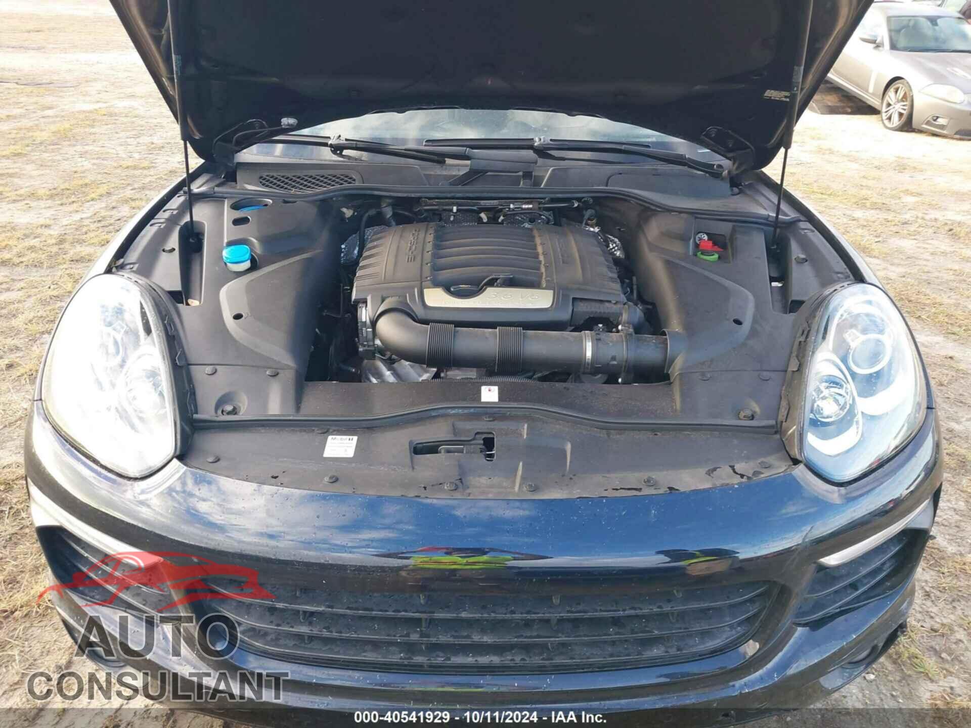 PORSCHE CAYENNE 2018 - WP1AA2A2XJKA04221