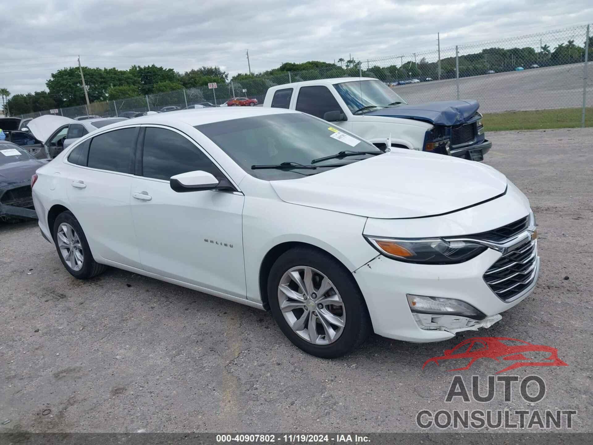 CHEVROLET MALIBU 2019 - 1G1ZD5STXKF113303