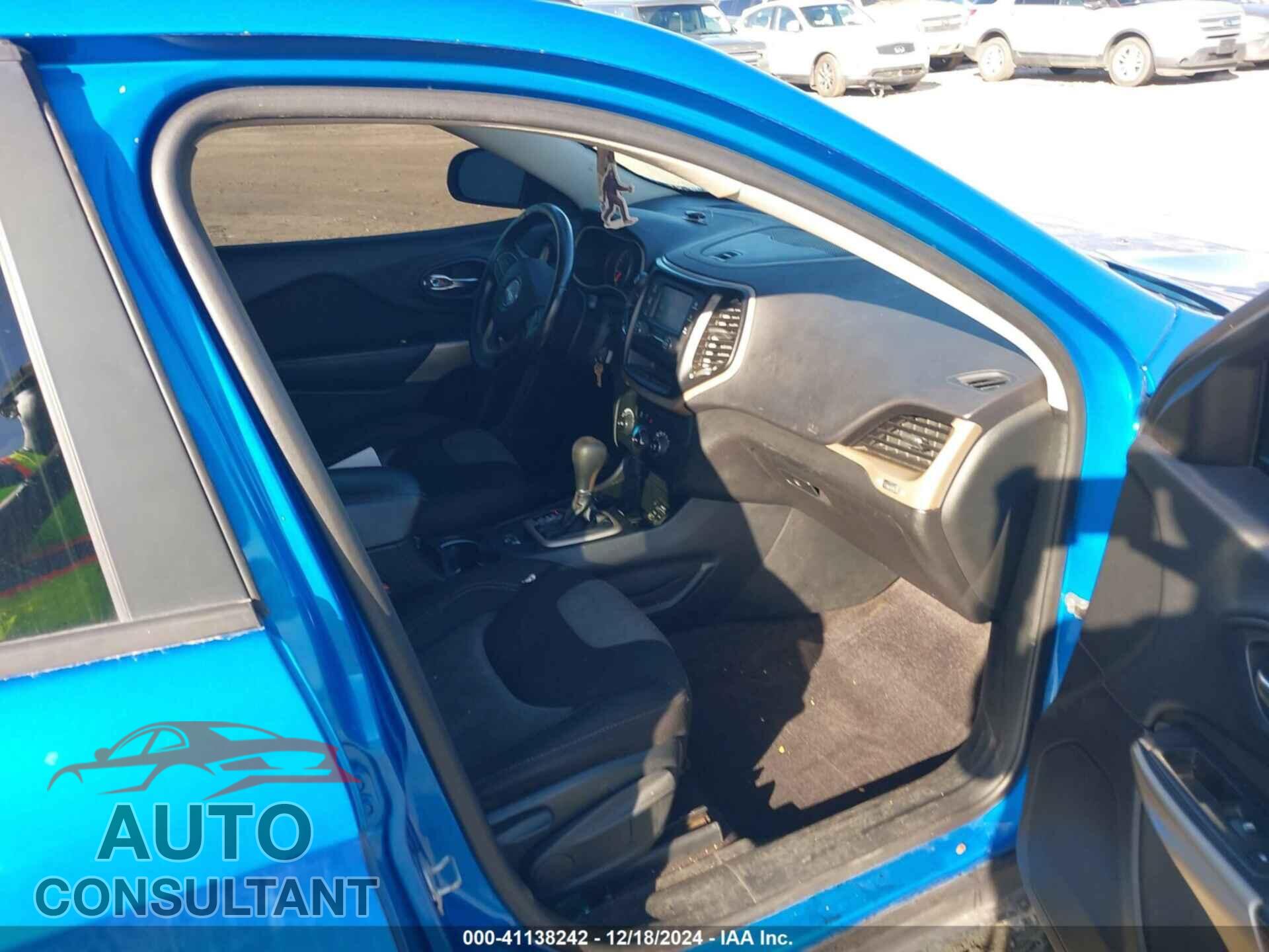JEEP CHEROKEE 2018 - 1C4PJLCB0JD540257