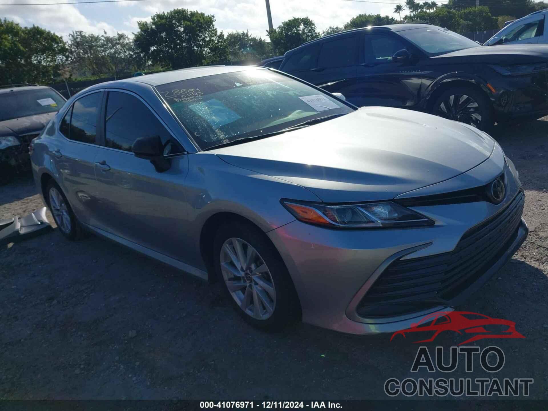 TOYOTA CAMRY 2022 - 4T1C11AK4NU639302