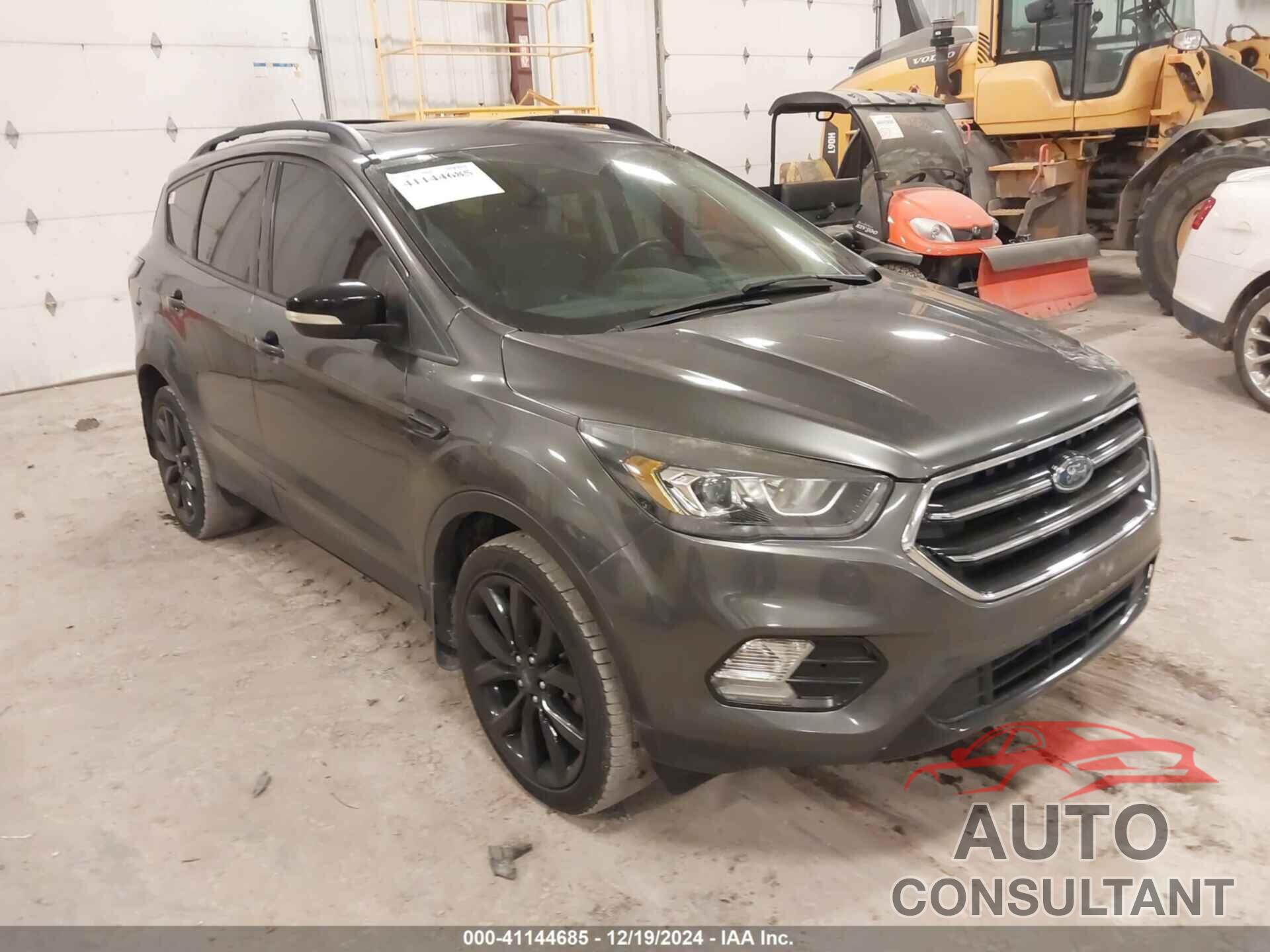 FORD ESCAPE 2017 - 1FMCU9J92HUD22934