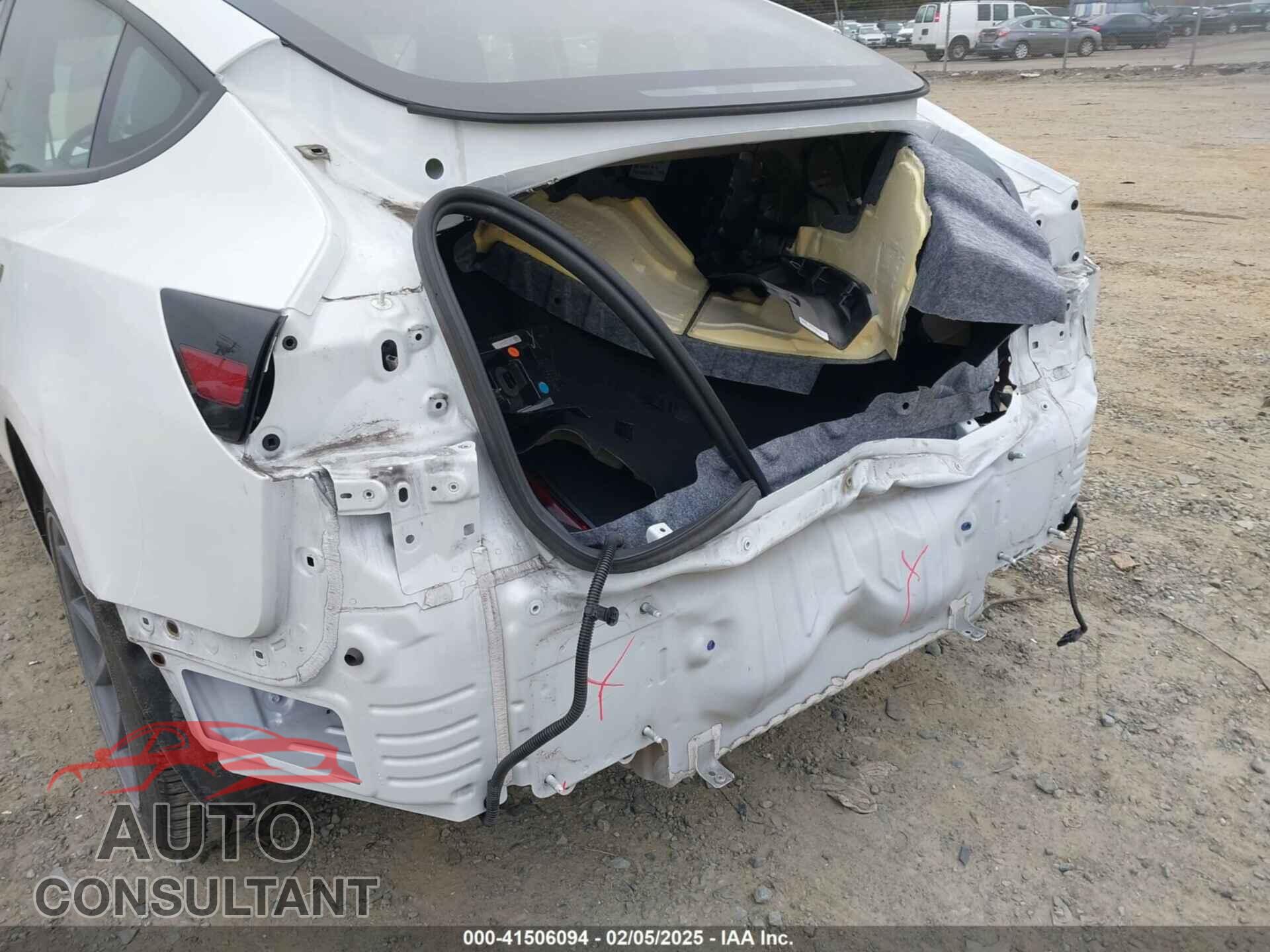 TESLA MODEL 3 2021 - 5YJ3E1EB8MF019367