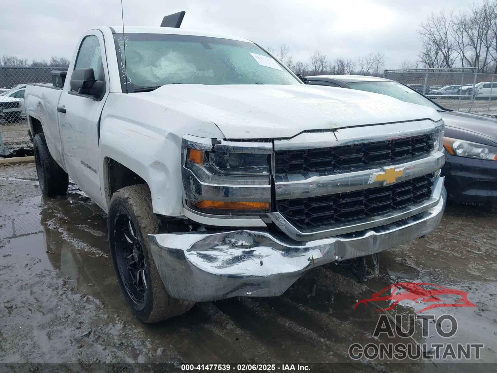 CHEVROLET SILVERADO 1500 2018 - 1GCNCNEC5JZ906879
