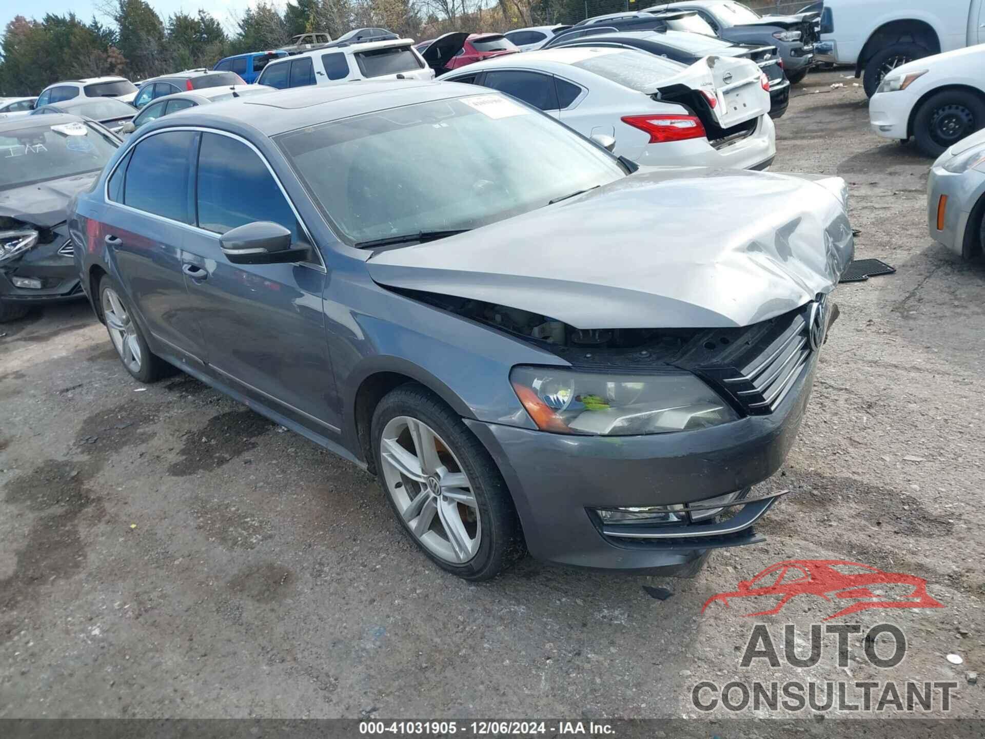 VOLKSWAGEN PASSAT 2013 - 1VWBN7A38DC112493