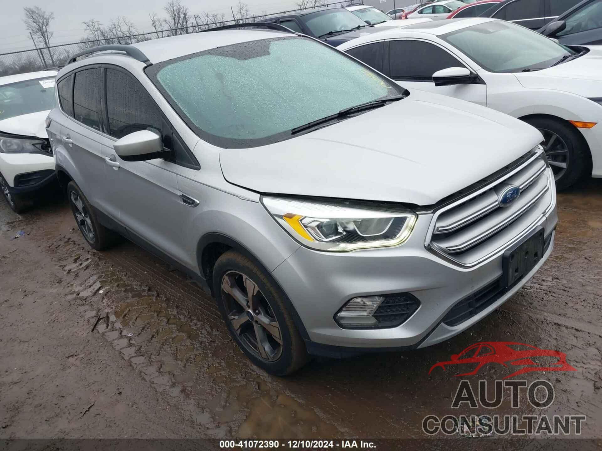 FORD ESCAPE 2017 - 1FMCU0GDXHUA12425