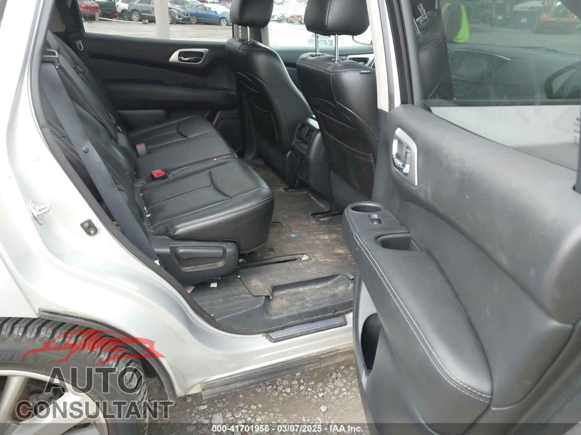 NISSAN PATHFINDER 2013 - 5N1AR2MM7DC678375