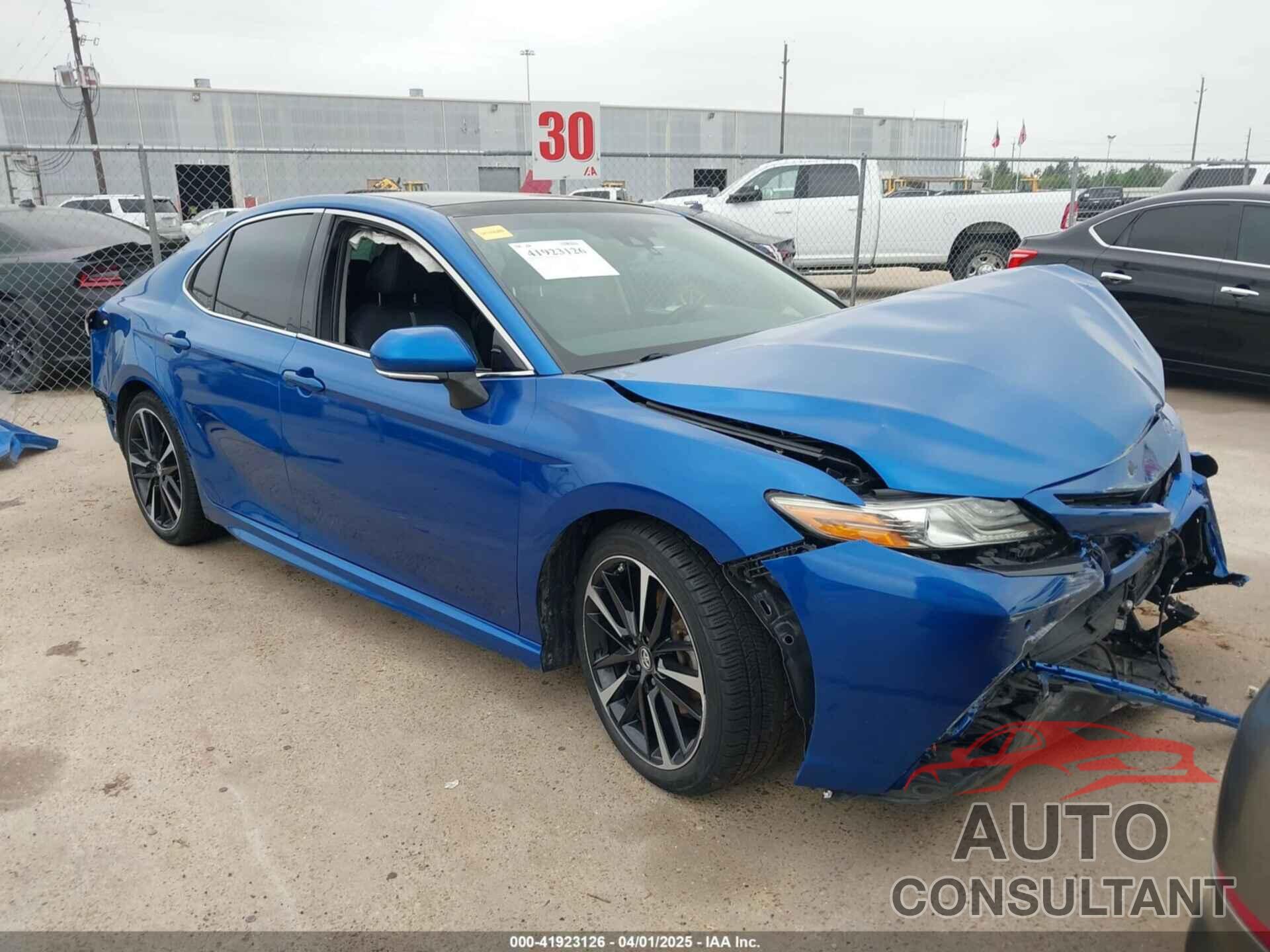 TOYOTA CAMRY 2018 - 4T1B61HK9JU052364