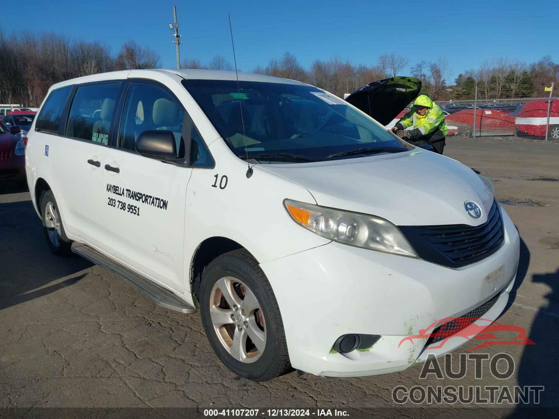 TOYOTA SIENNA 2014 - 5TDZK3DC8ES488500