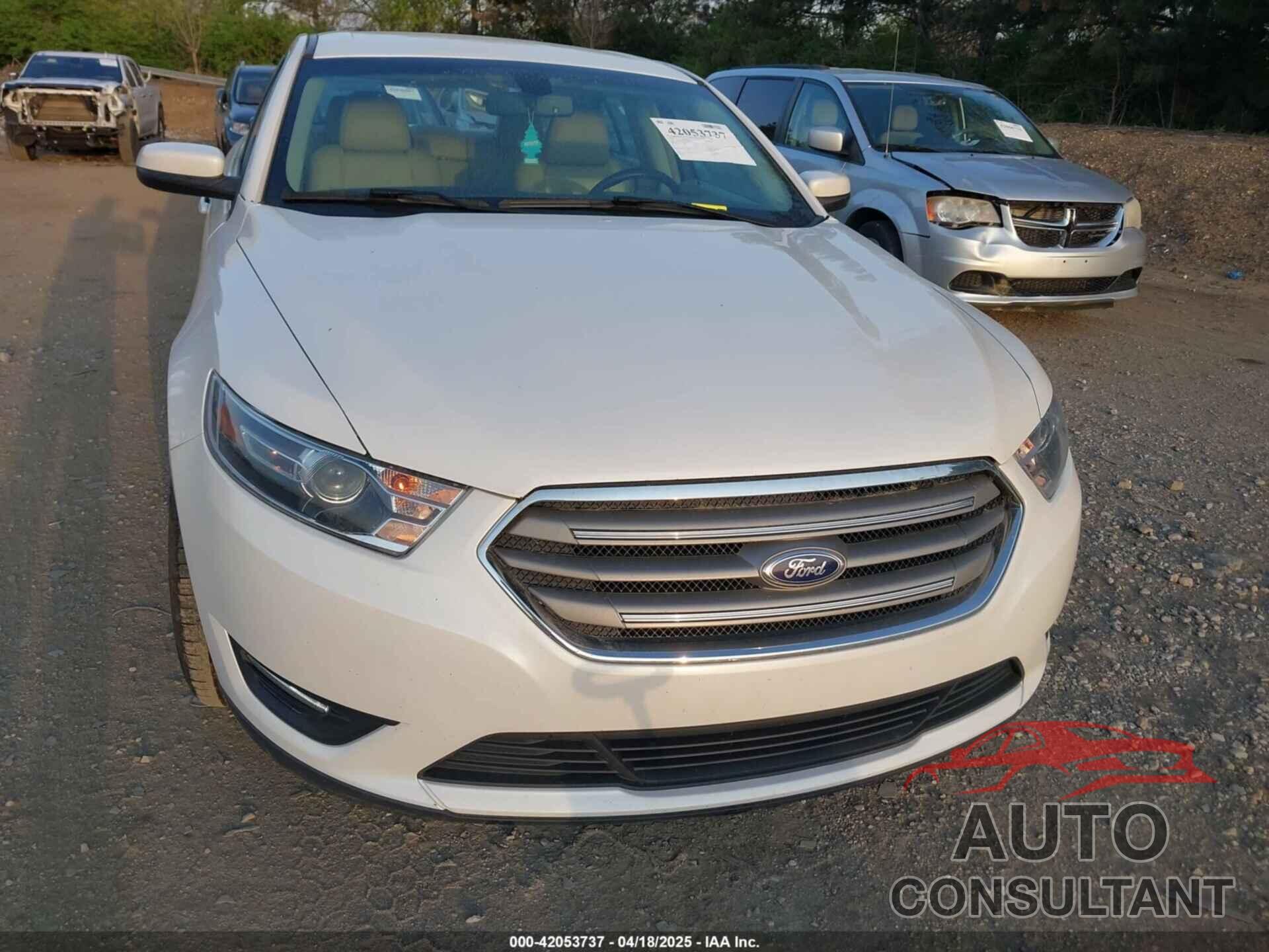 FORD TAURUS 2015 - 1FAHP2E82FG202143