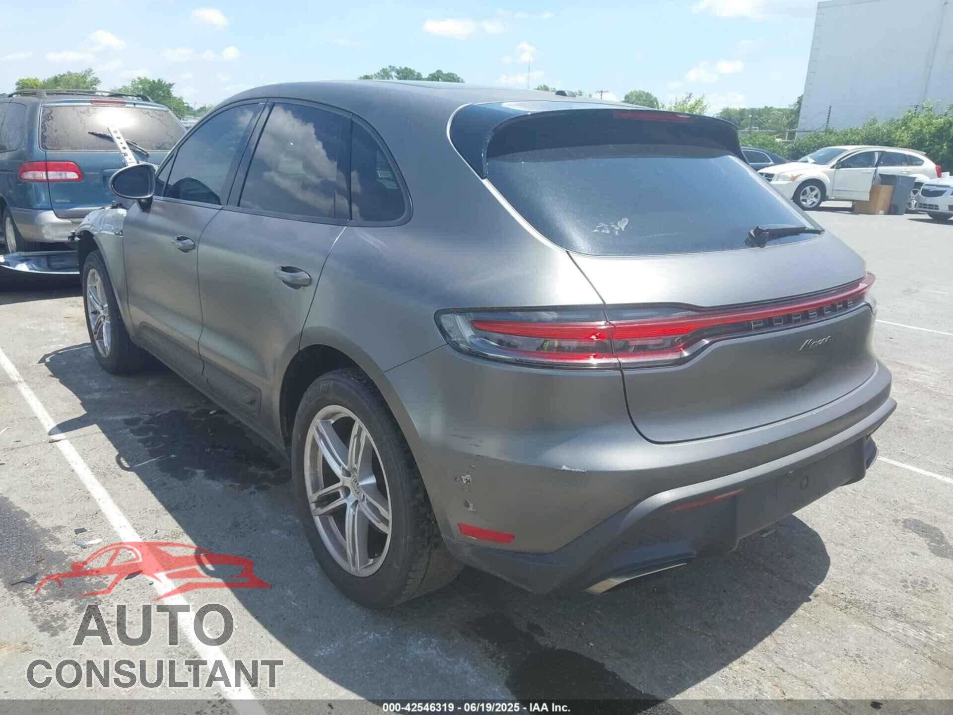 PORSCHE MACAN 2022 - WP1AA2A56NLB01975