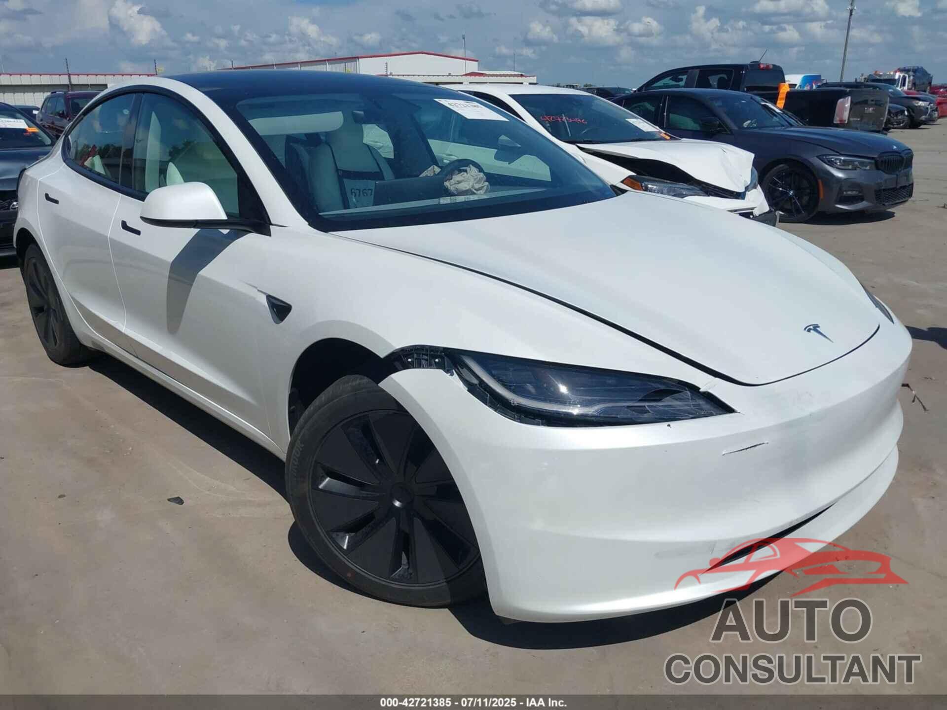 TESLA MODEL 3 2025 - 5YJ3E1EA8SF032494