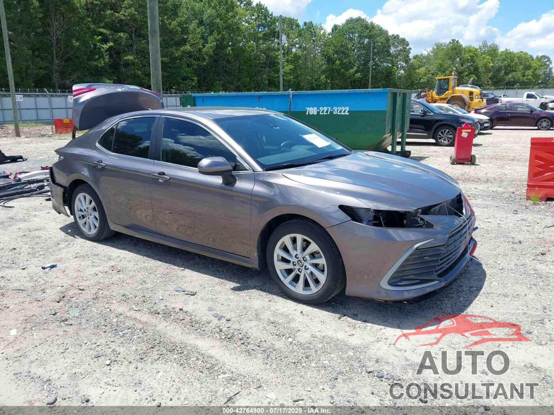 TOYOTA CAMRY 2022 - 4T1C11AK5NU644119