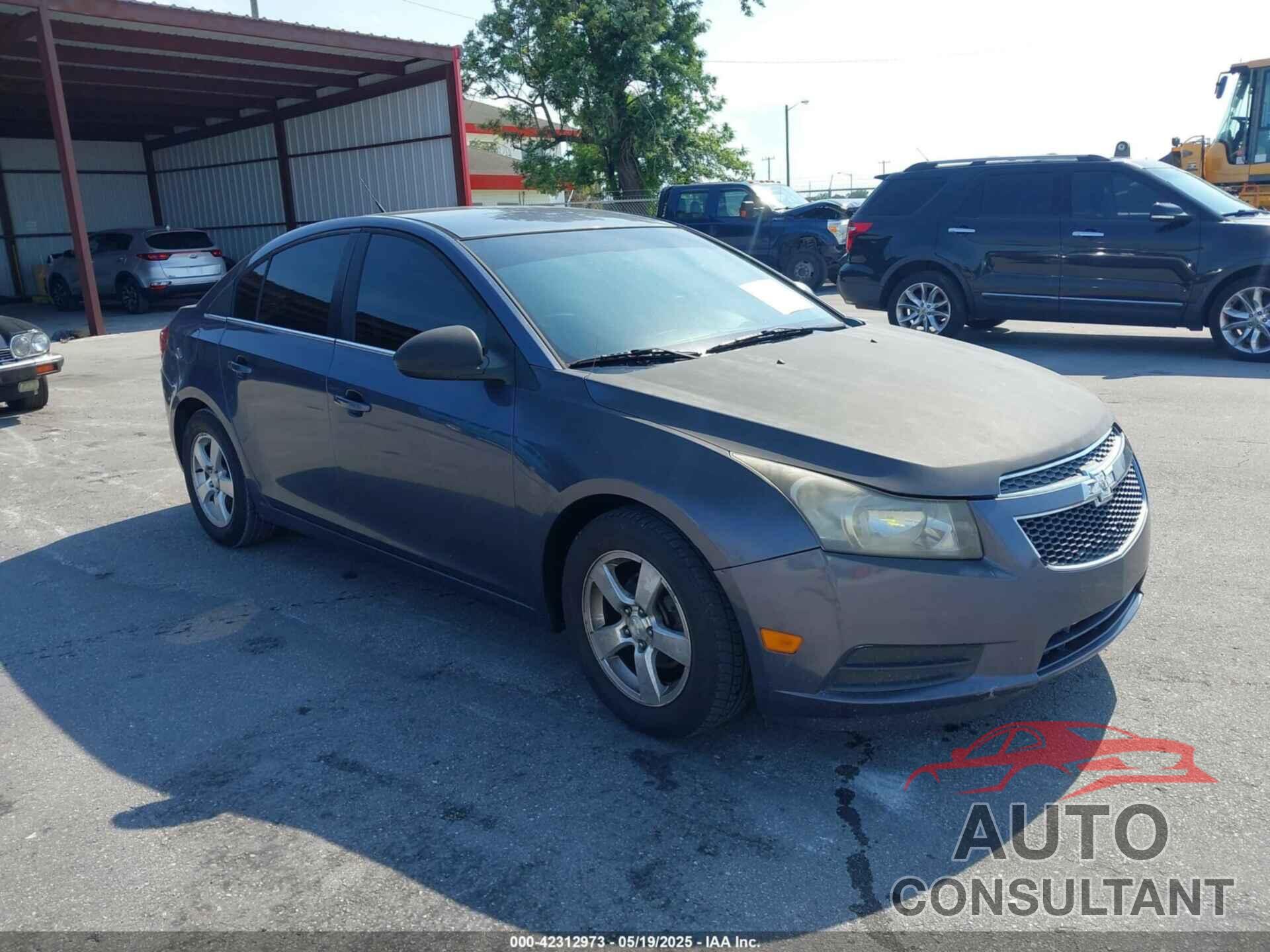 CHEVROLET CRUZE 2013 - 1G1PC5SB1D7233800