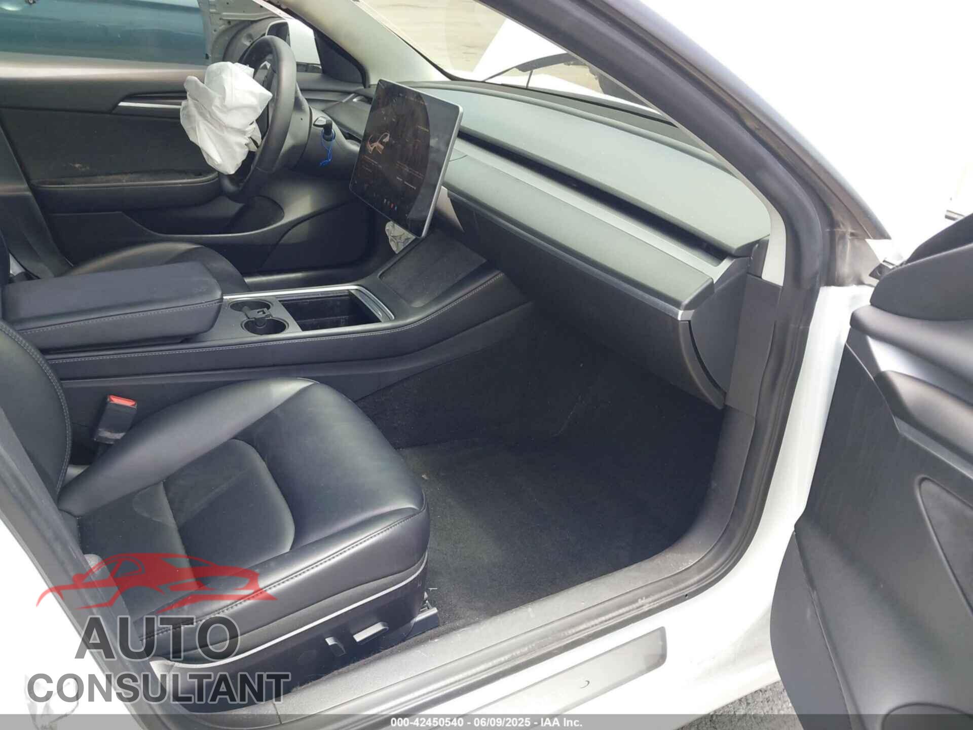 TESLA MODEL 3 2022 - 5YJ3E1EA0NF102851