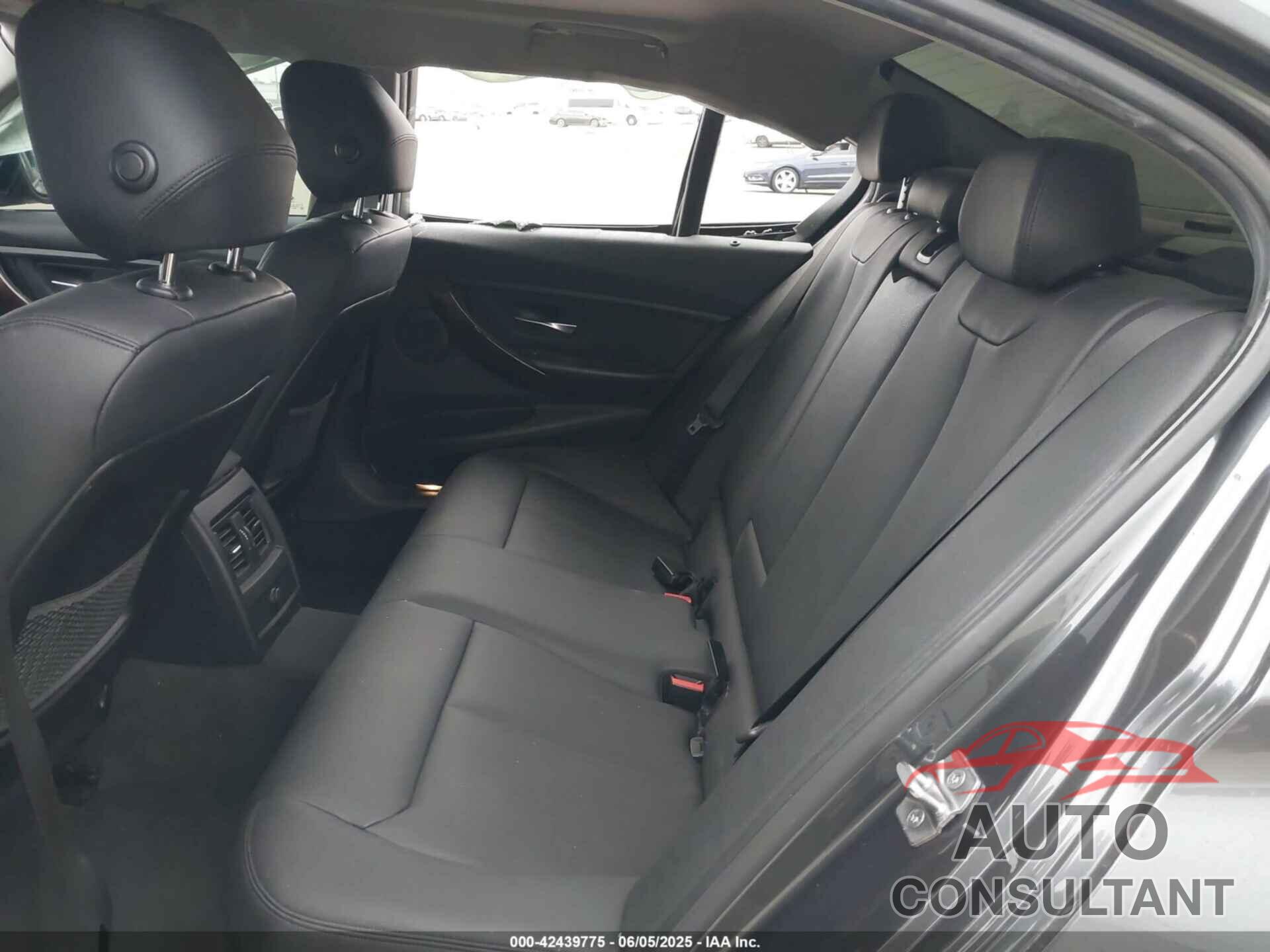 BMW 328I 2015 - WBA3C1C5XFK123459