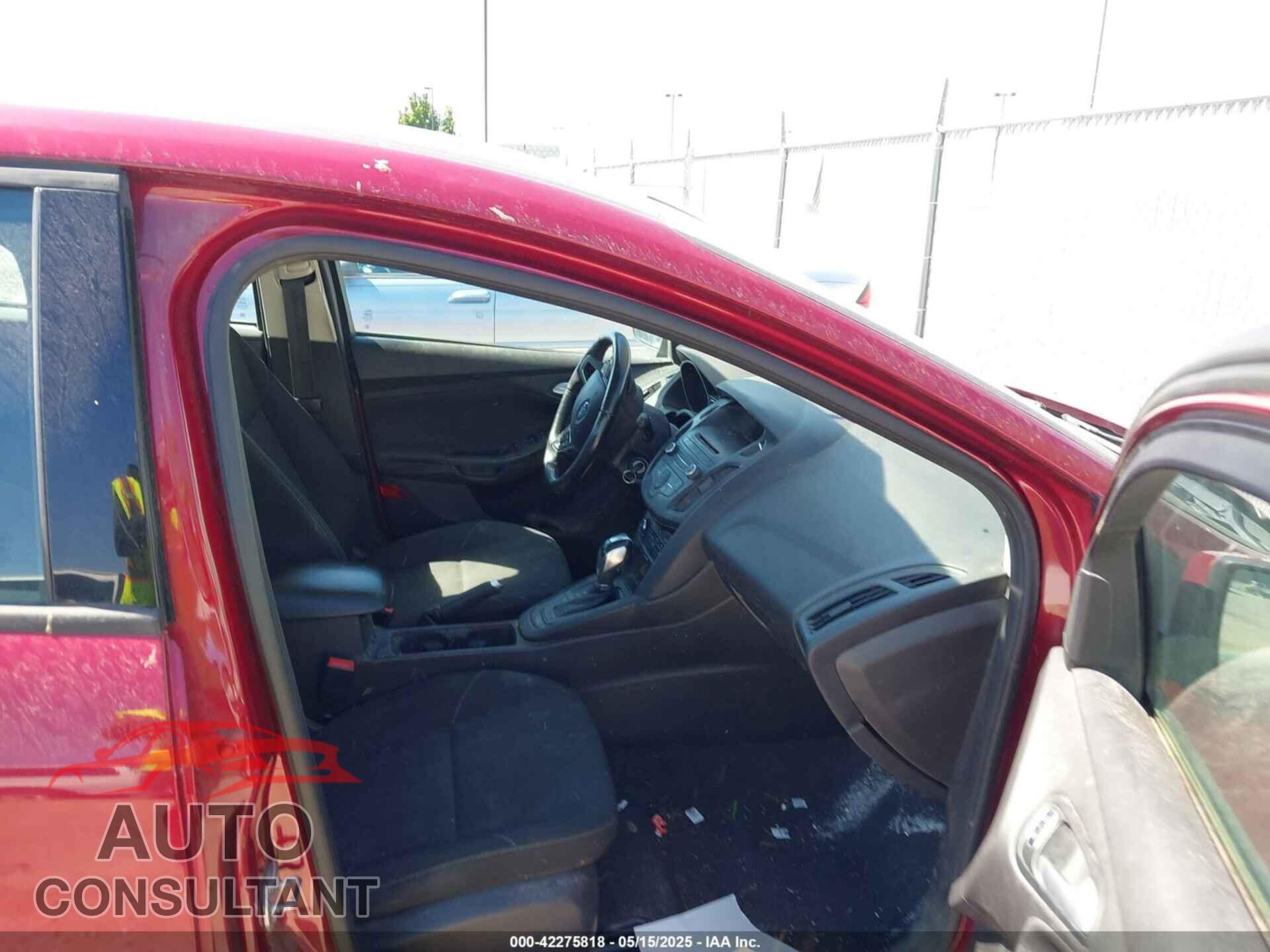 FORD FOCUS 2015 - 1FADP3F20FL256966