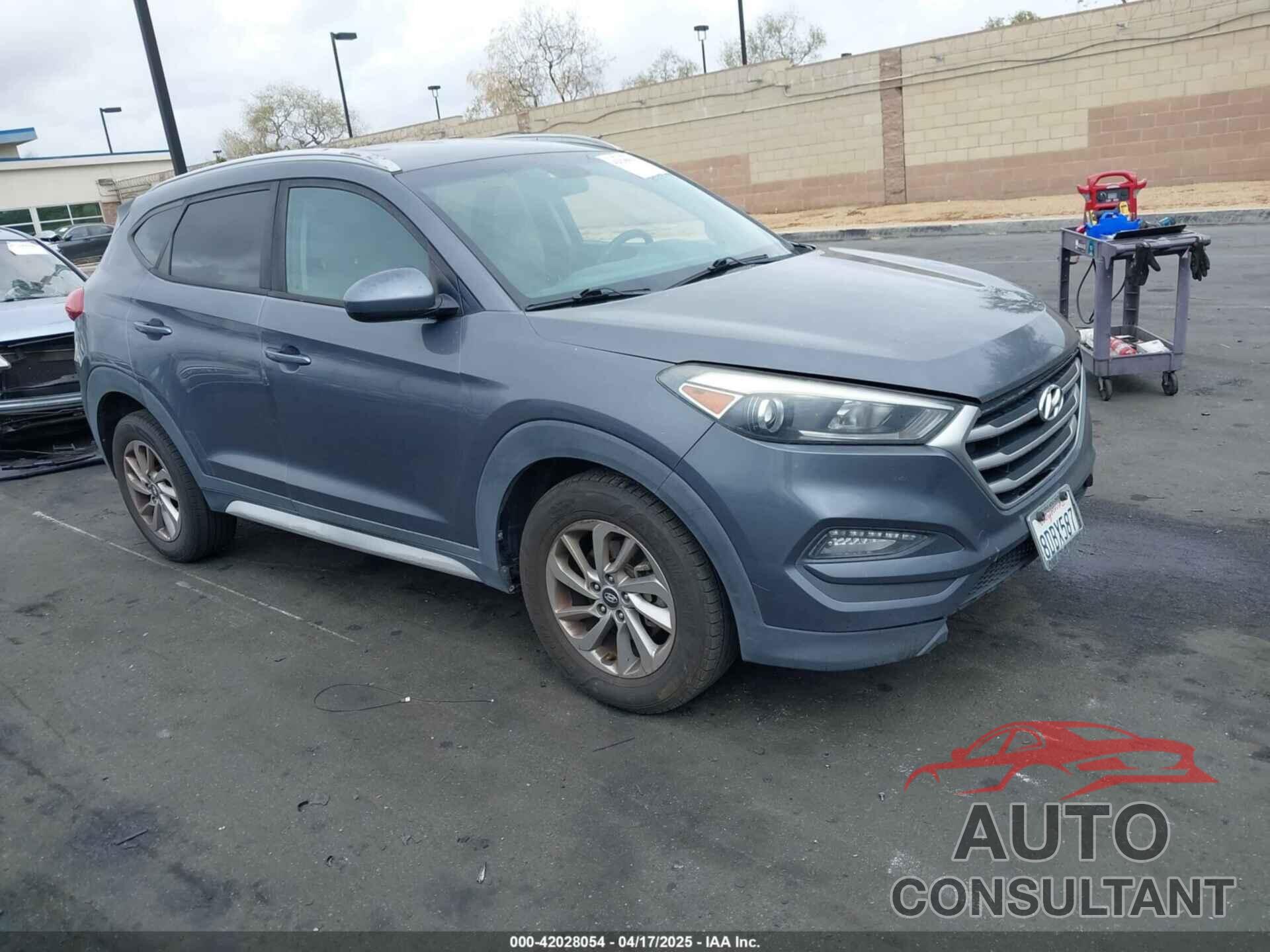 HYUNDAI TUCSON 2018 - KM8J33A48JU682789