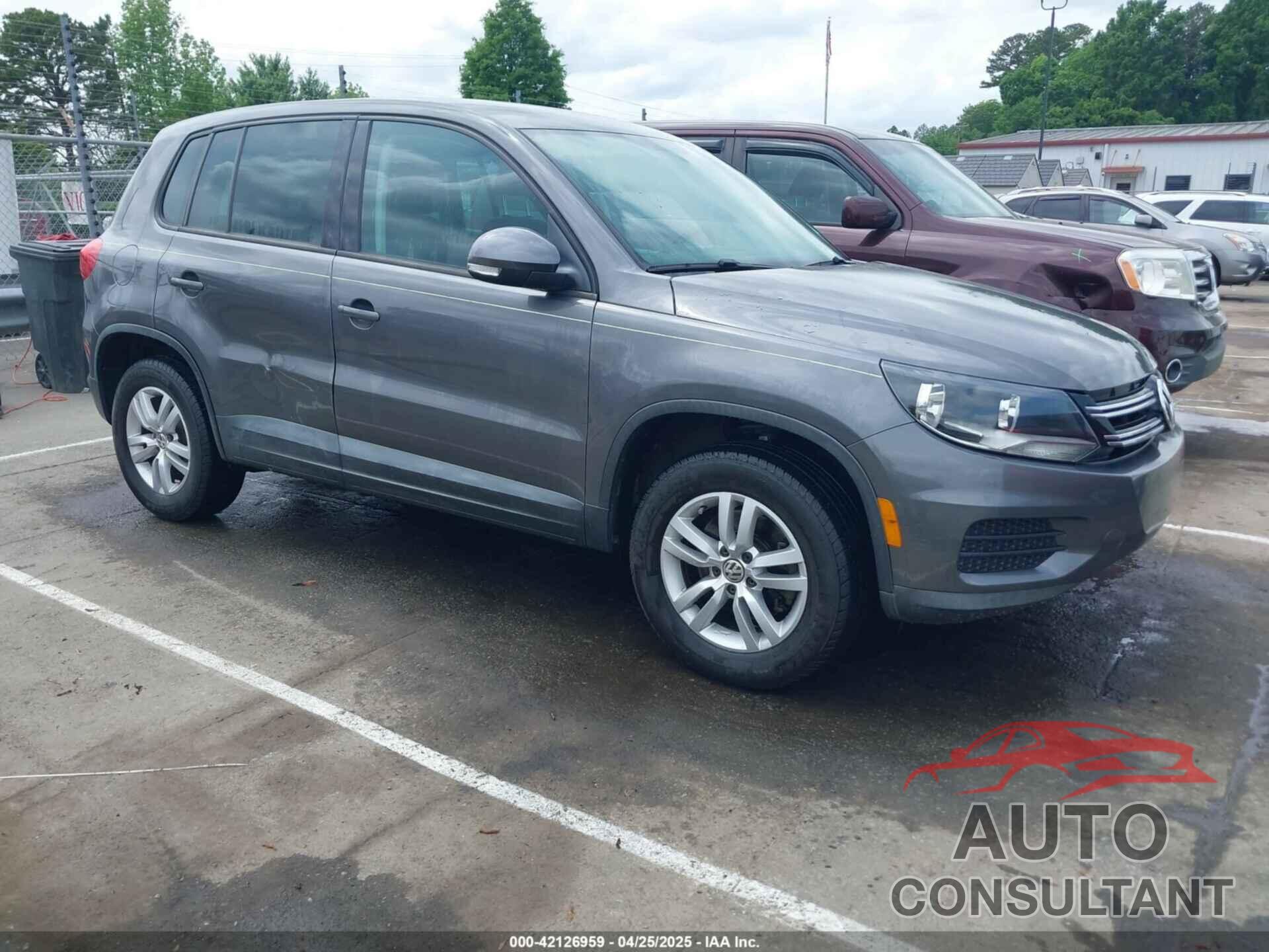 VOLKSWAGEN TIGUAN 2012 - WVGAV7AX8CW005146
