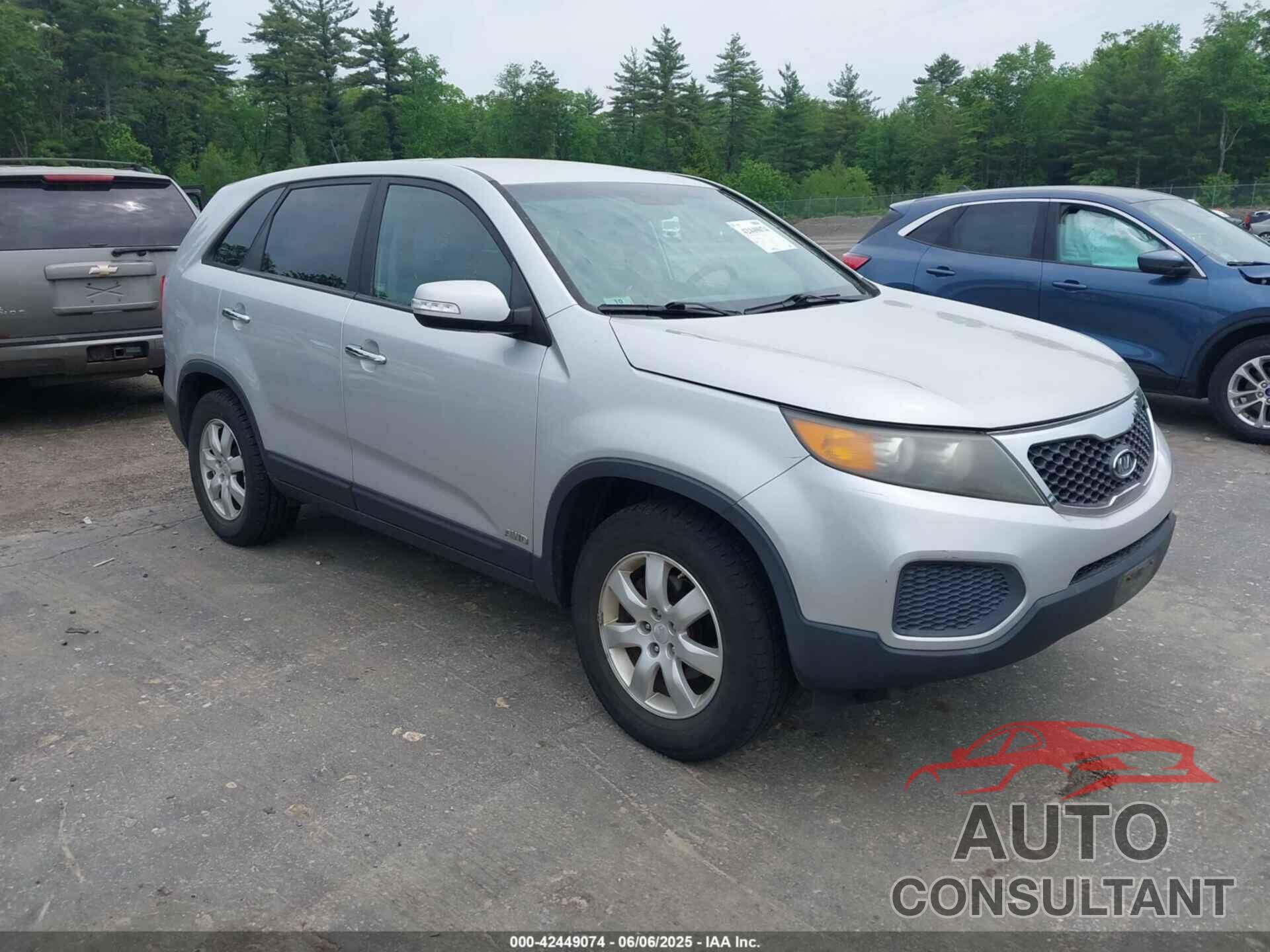 KIA SORENTO 2011 - 5XYKTCA16BG088204