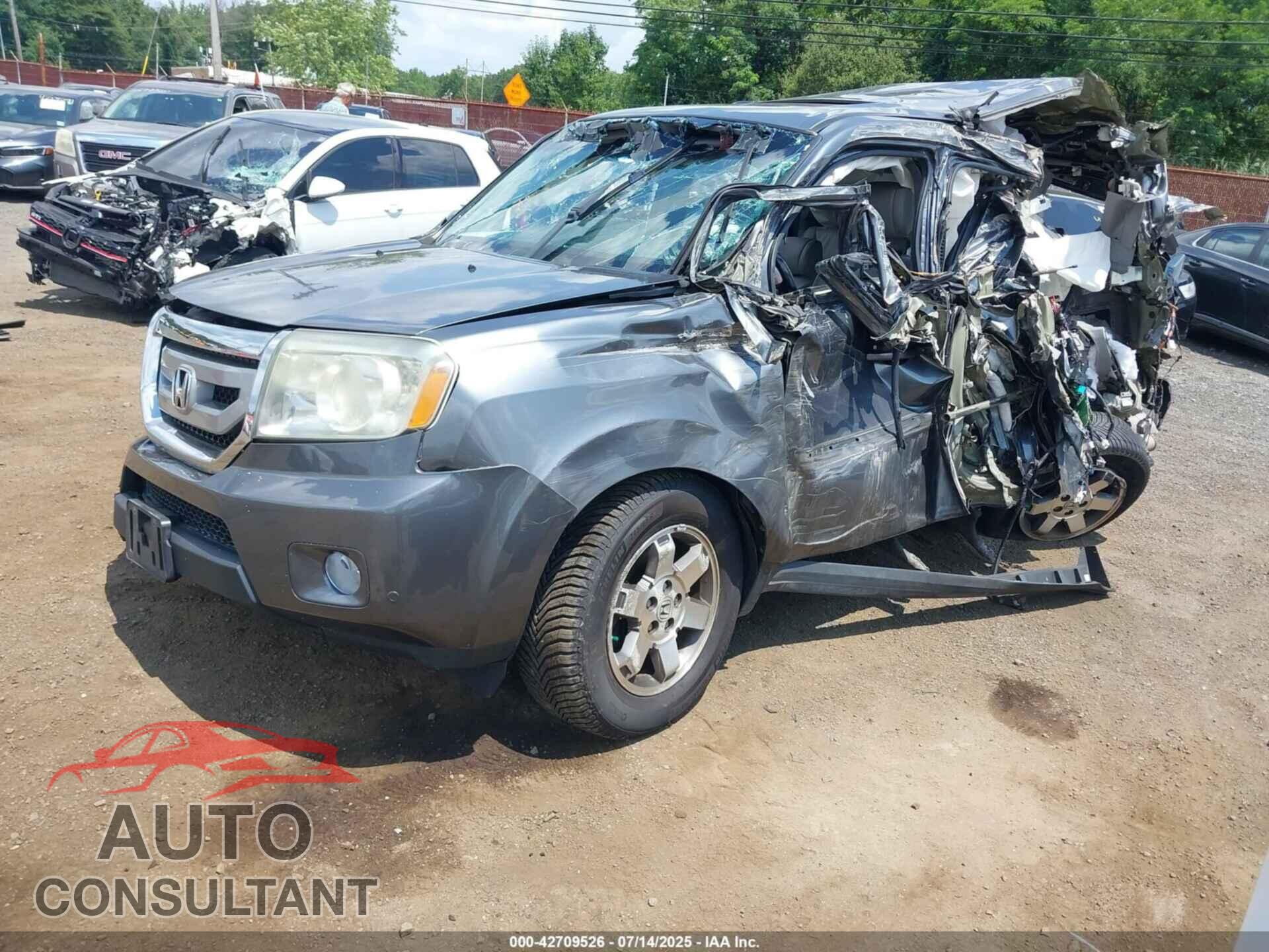 HONDA PILOT 2011 - 5FNYF4H97BB083555