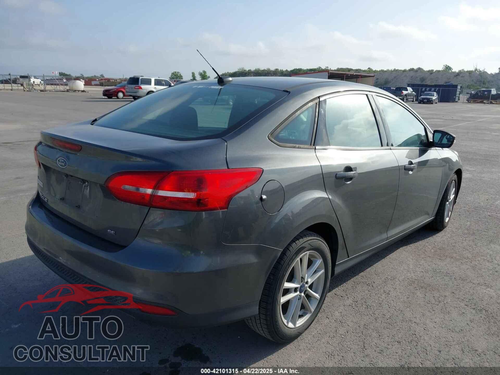 FORD FOCUS 2017 - 1FADP3F29HL220261