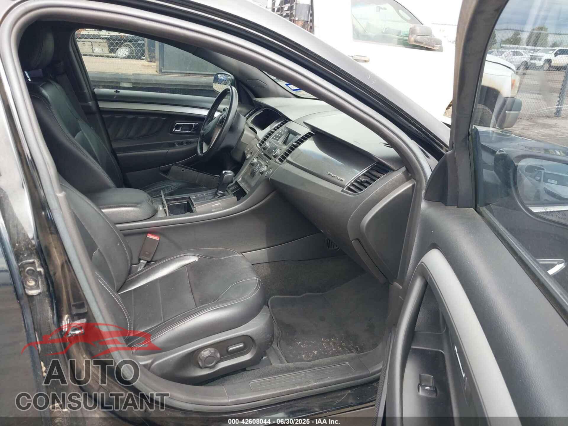 FORD TAURUS 2017 - 1FAHP2E86HG120774