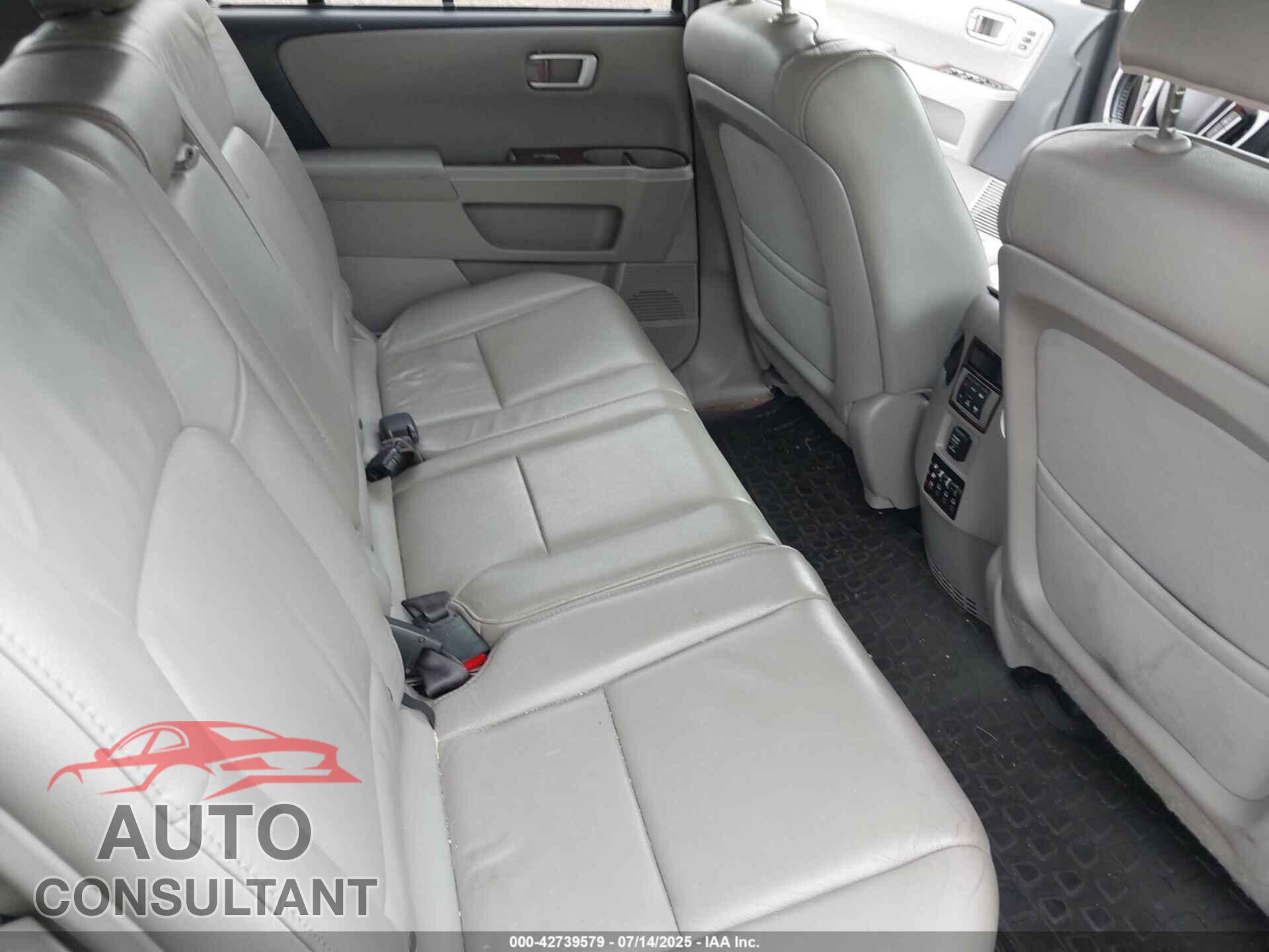HONDA PILOT 2013 - 5FNYF4H94DB072452