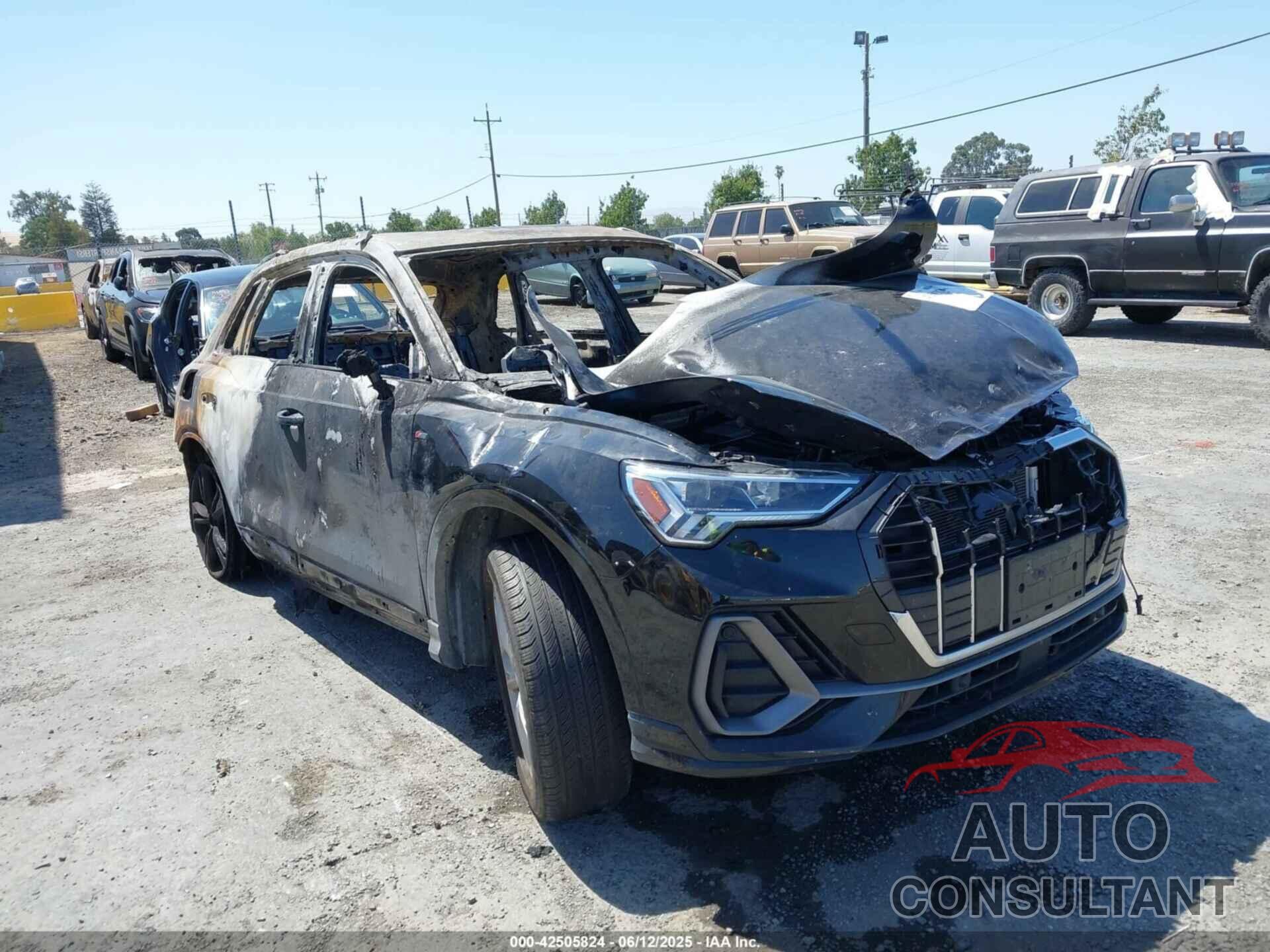 AUDI Q3 2022 - WA1EECF3XN1061331