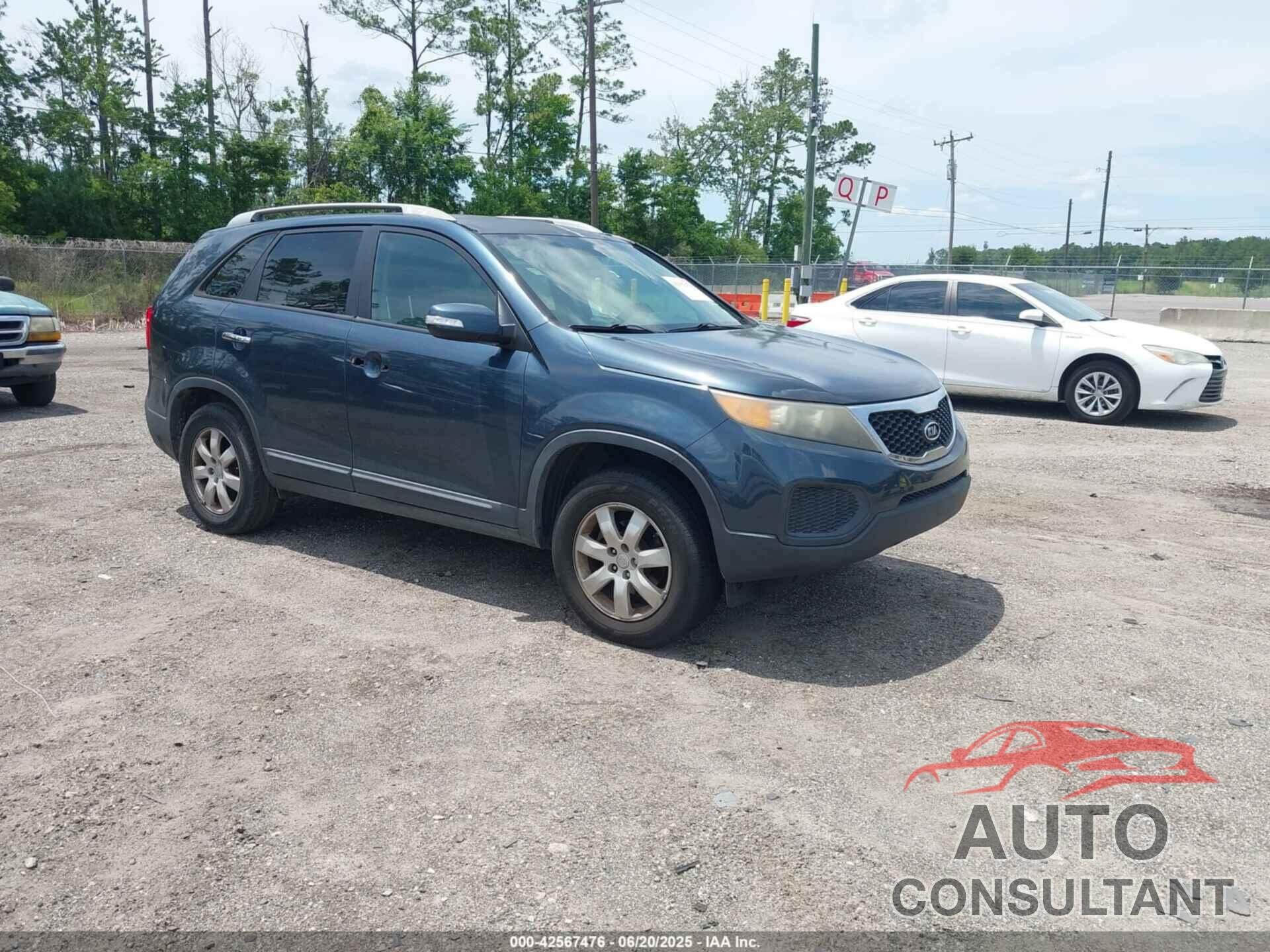 KIA SORENTO 2011 - 5XYKT4A26BG158914