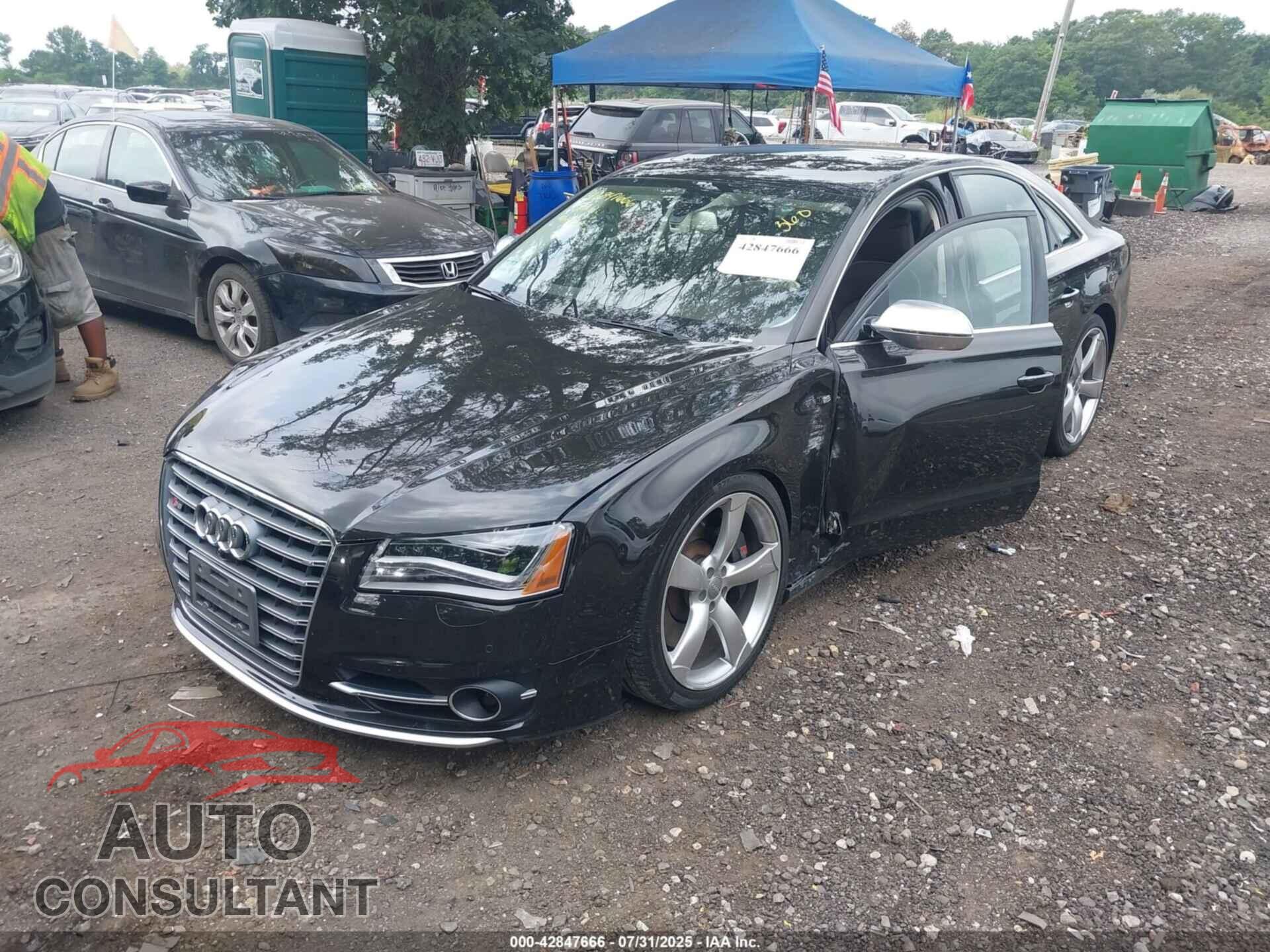 AUDI S8 2013 - WAUD2AFD9DN033113