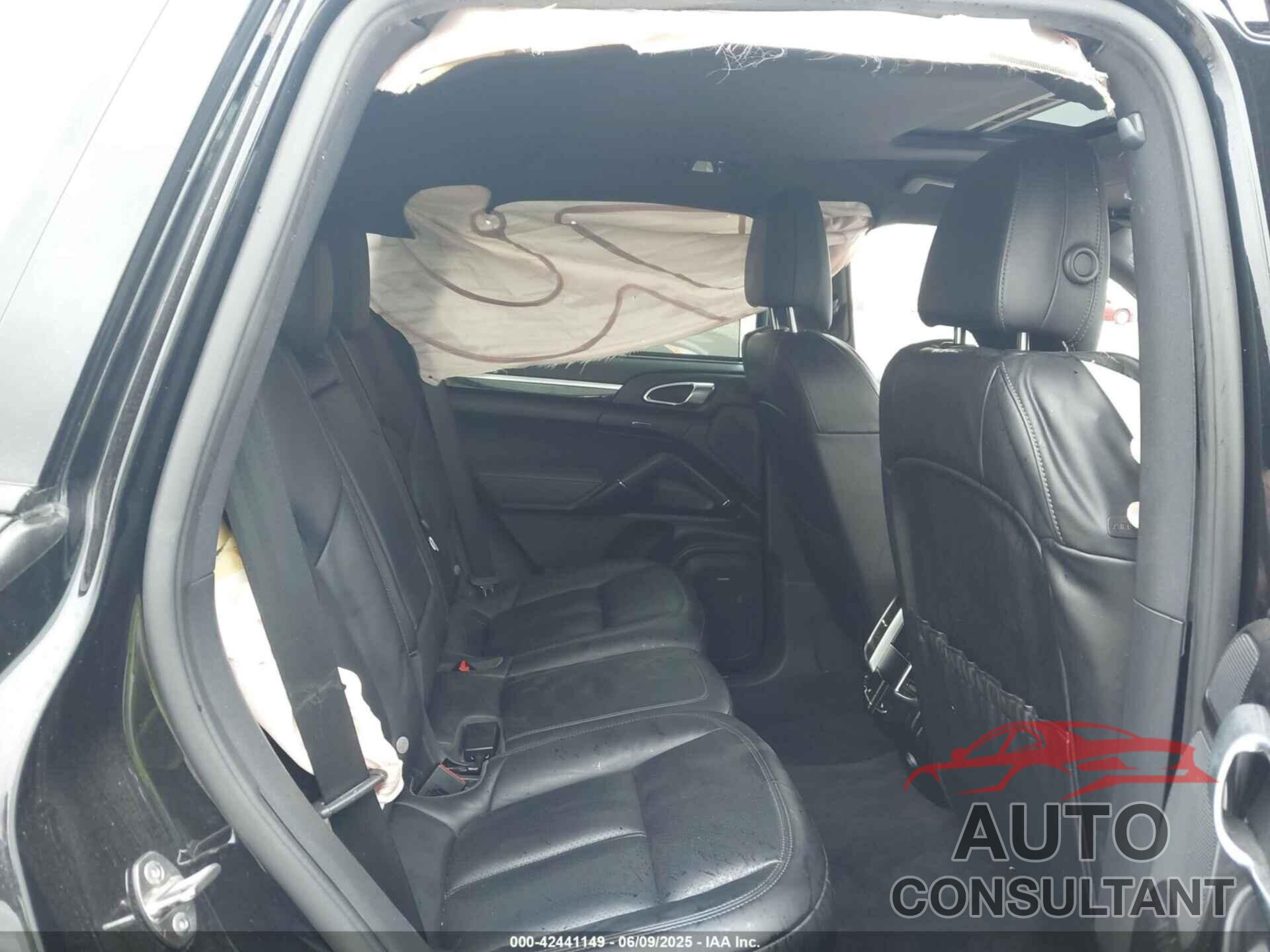 PORSCHE CAYENNE 2016 - WP1AA2A26GLA06051