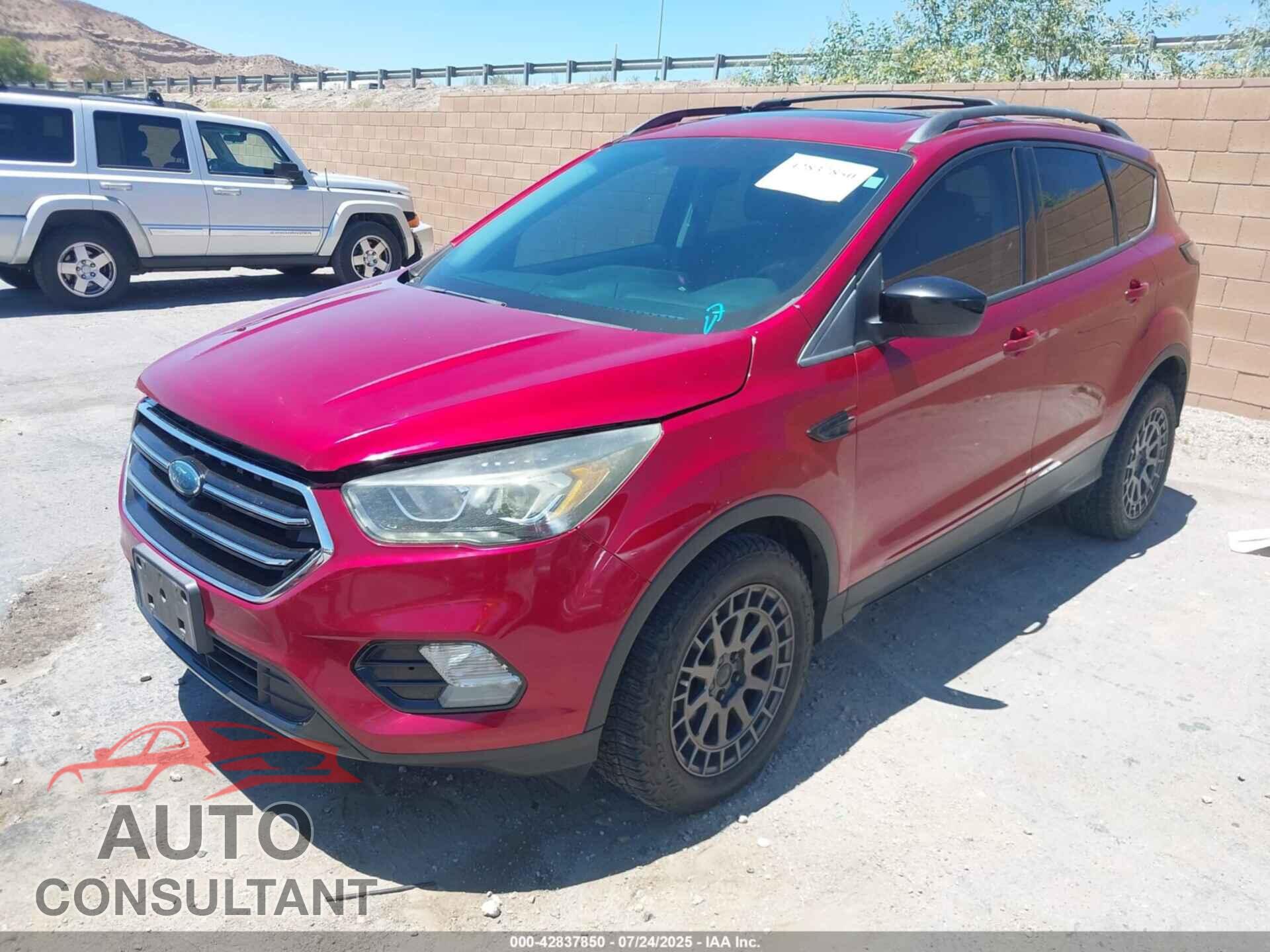 FORD ESCAPE 2017 - 1FMCU0G96HUB61037