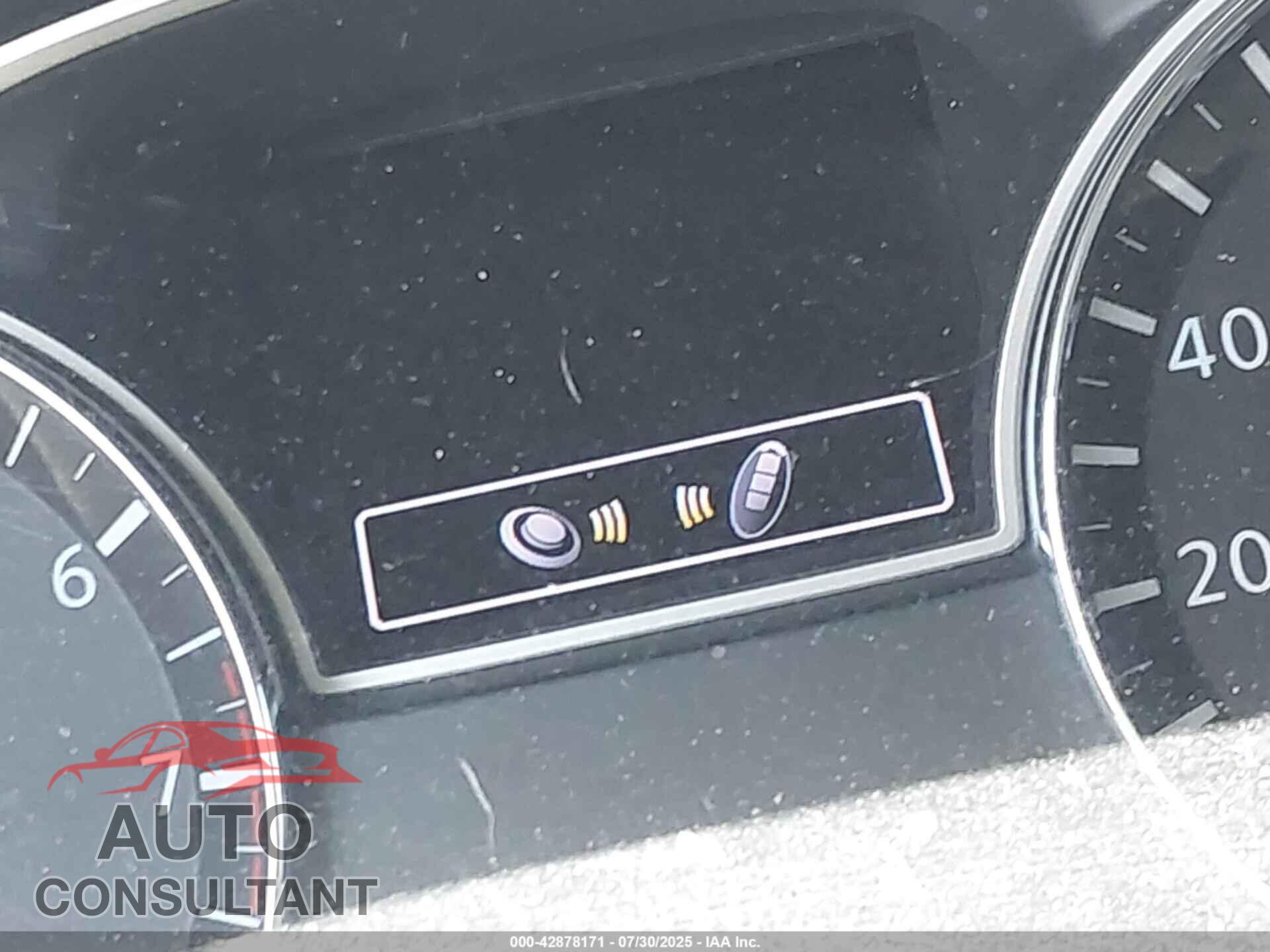NISSAN PATHFINDER 2017 - 5N1DR2MM3HC654383