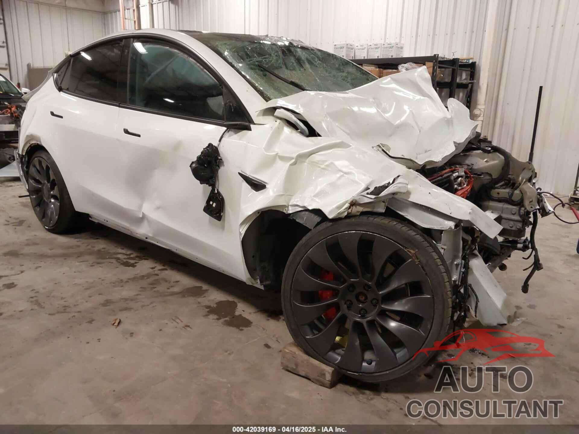 TESLA MODEL Y 2021 - 5YJYGDEF4MF075584