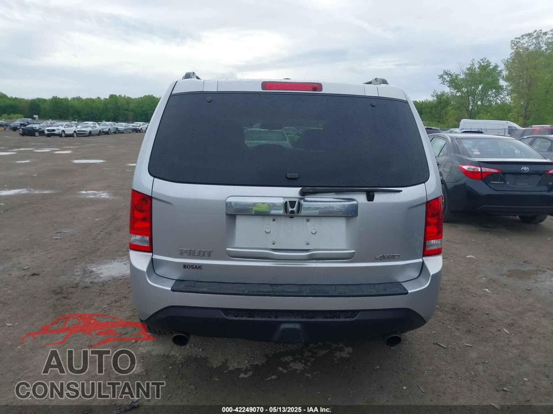 HONDA PILOT 2014 - 5FNYF4H57EB040559