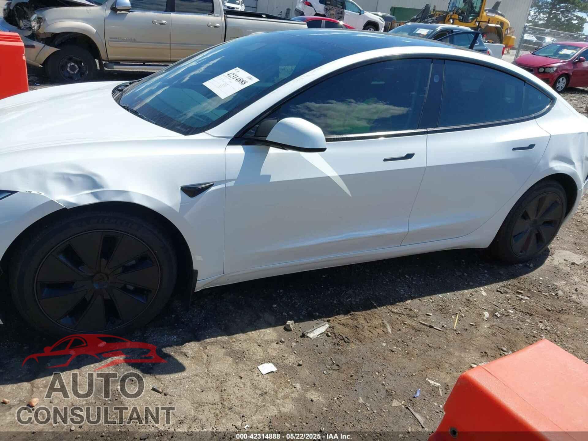 TESLA MODEL 3 2024 - 5YJ3E1EB3RF807254