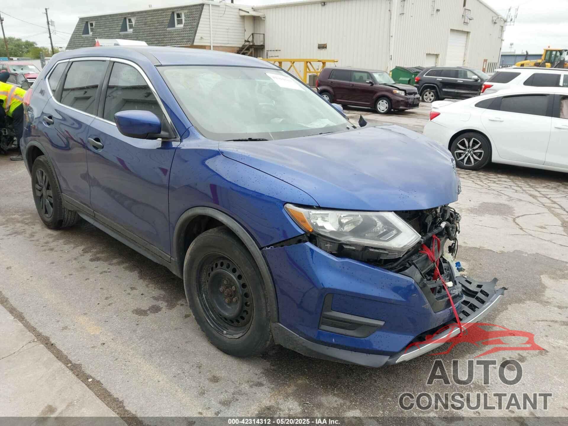 NISSAN ROGUE 2017 - KNMAT2MT1HP590773