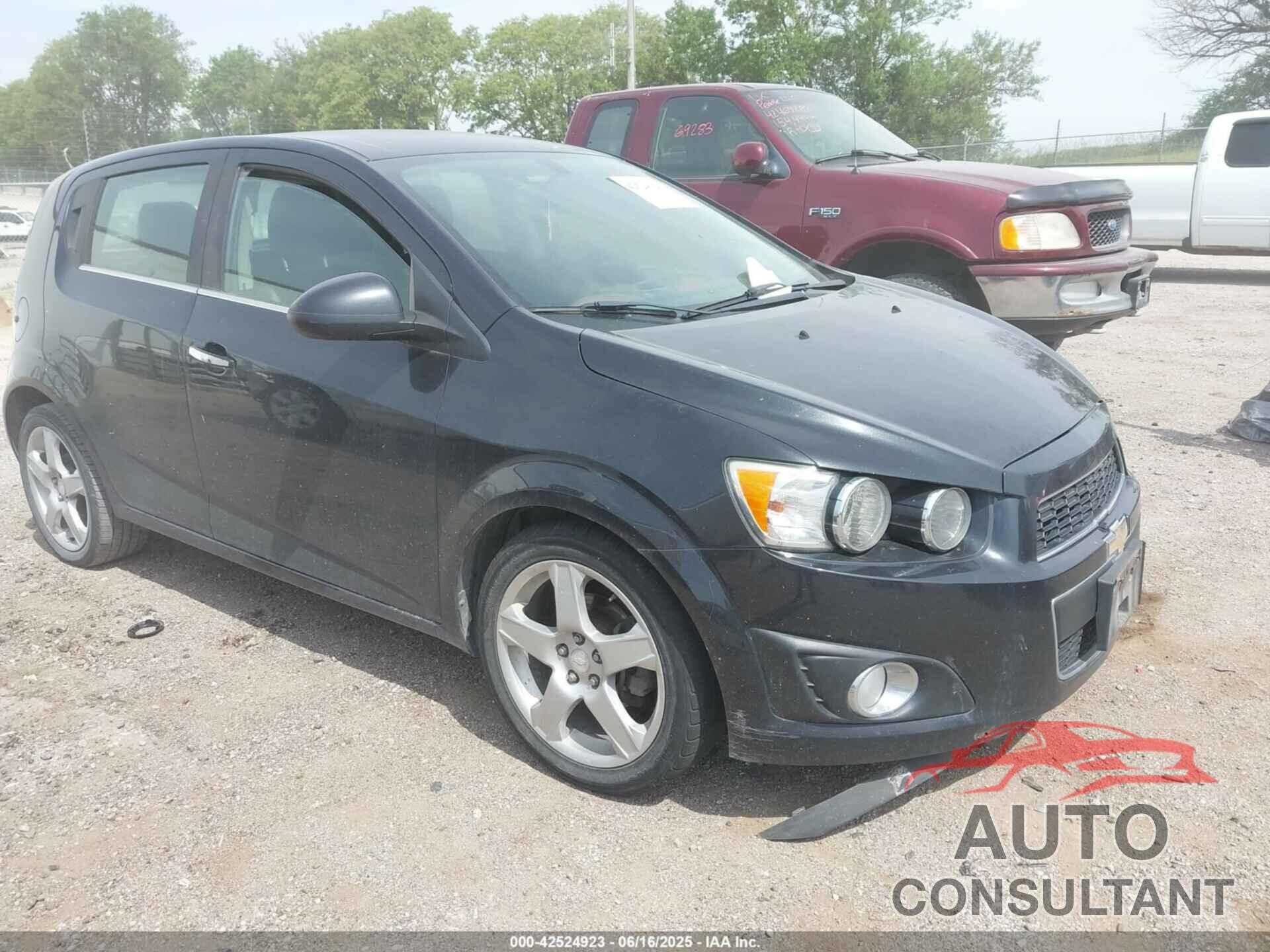 CHEVROLET SONIC 2015 - 1G1JE6SB9F4199406