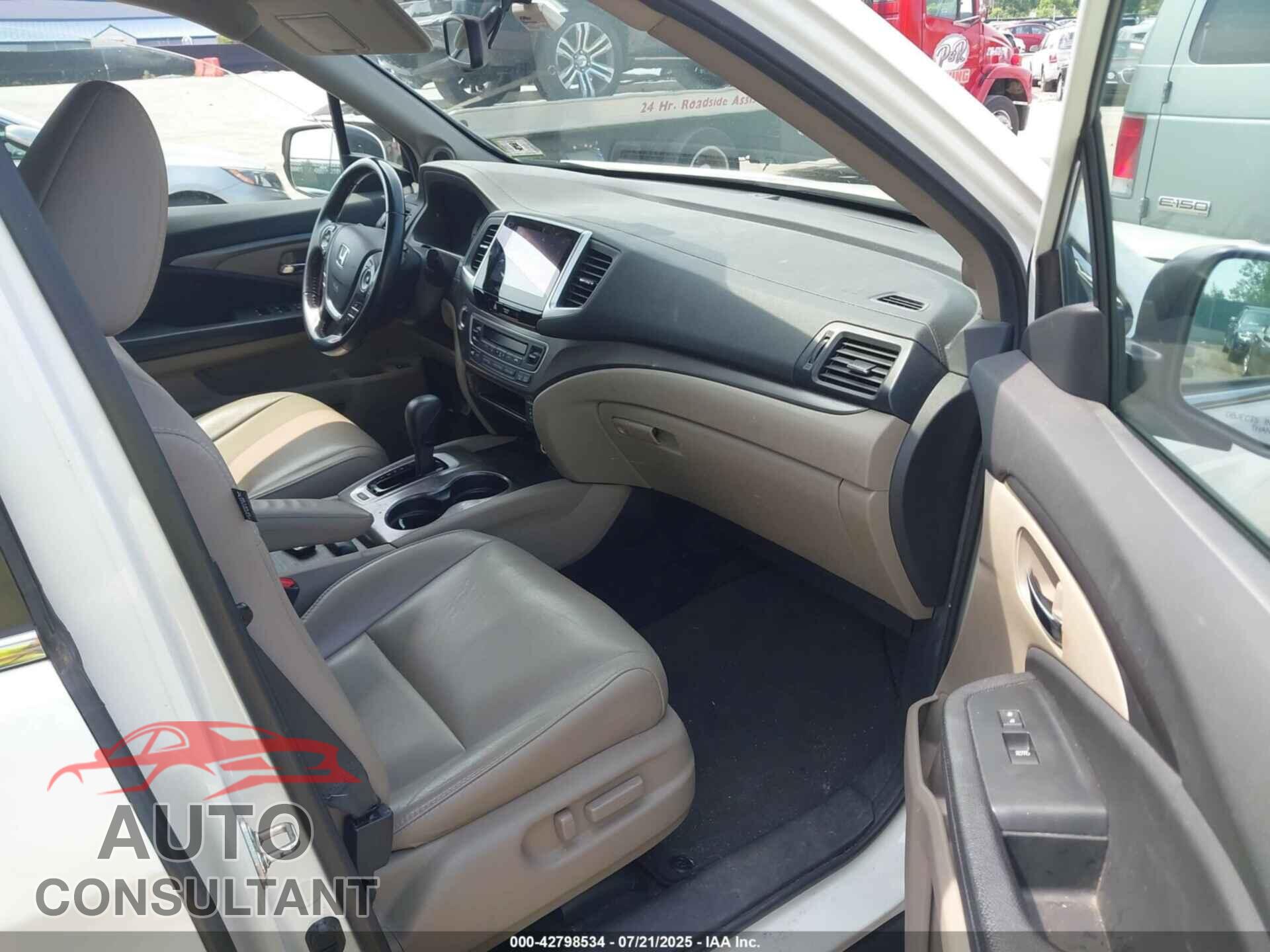 HONDA PILOT 2017 - 5FNYF6H5XHB005014