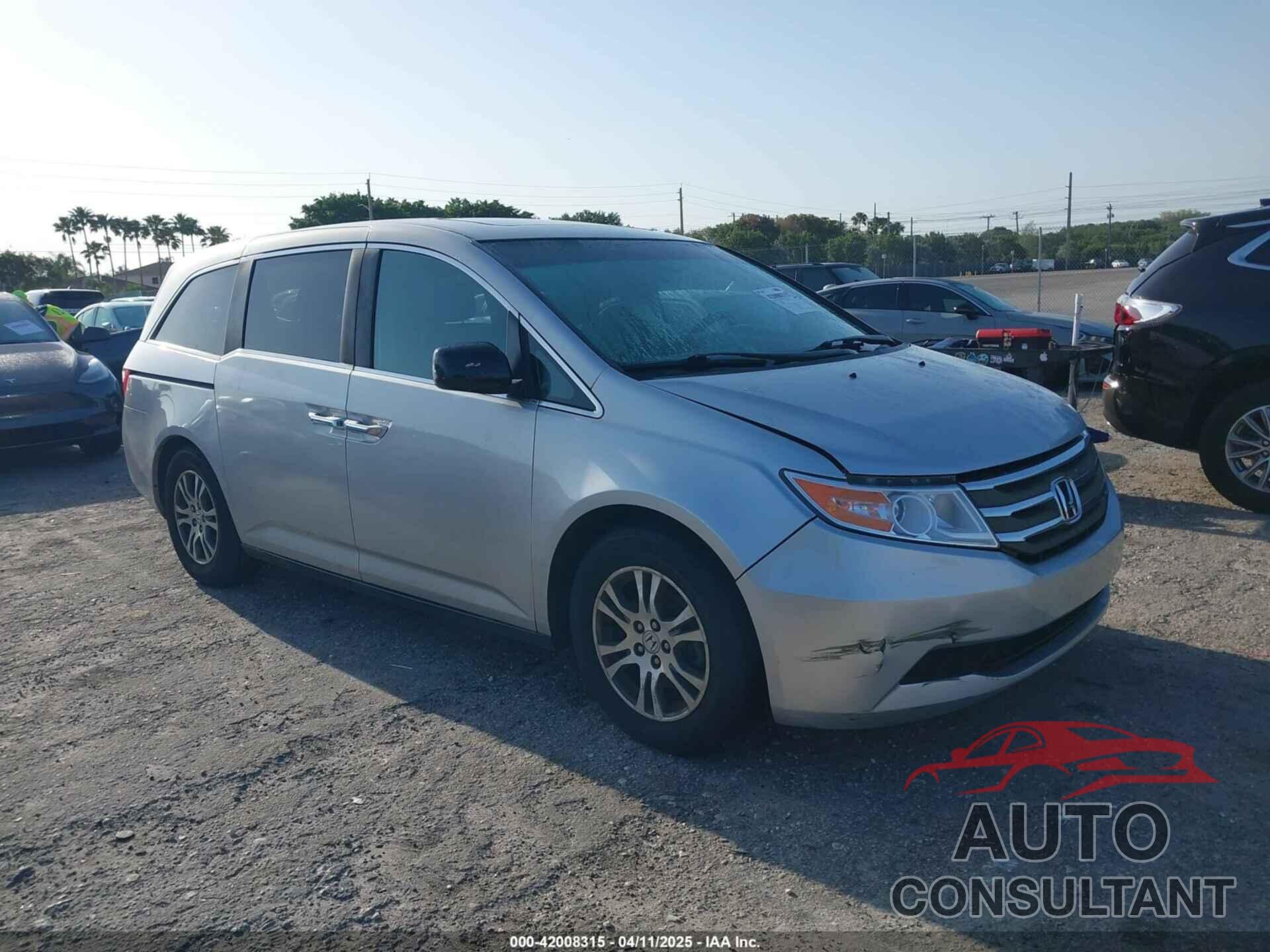 HONDA ODYSSEY 2013 - 5FNRL5H67DB008575