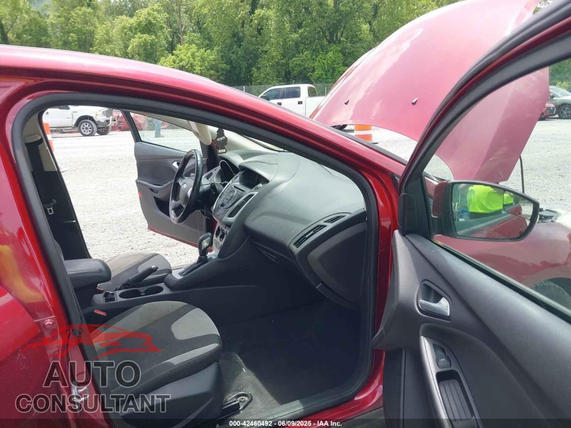 FORD FOCUS 2014 - 1FADP3K21EL345689