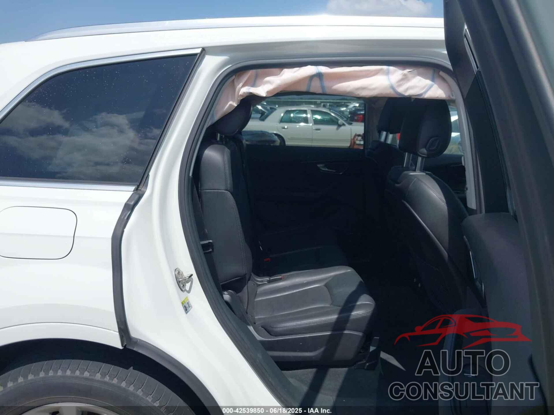 AUDI Q7 2019 - WA1LAAF75KD044439