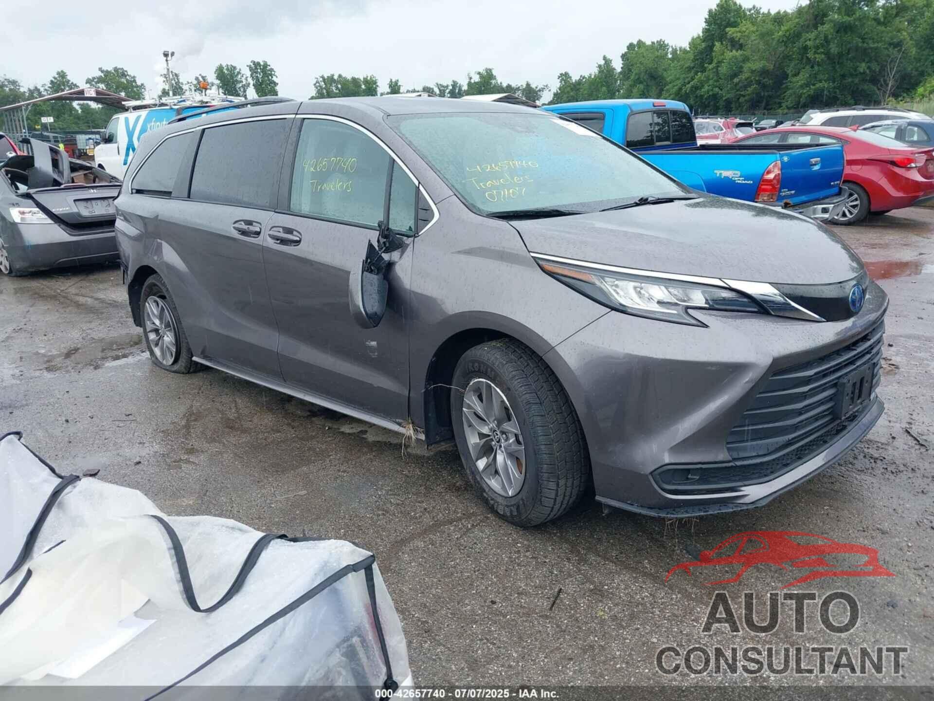 TOYOTA SIENNA 2022 - 5TDKSKFC2NS069339