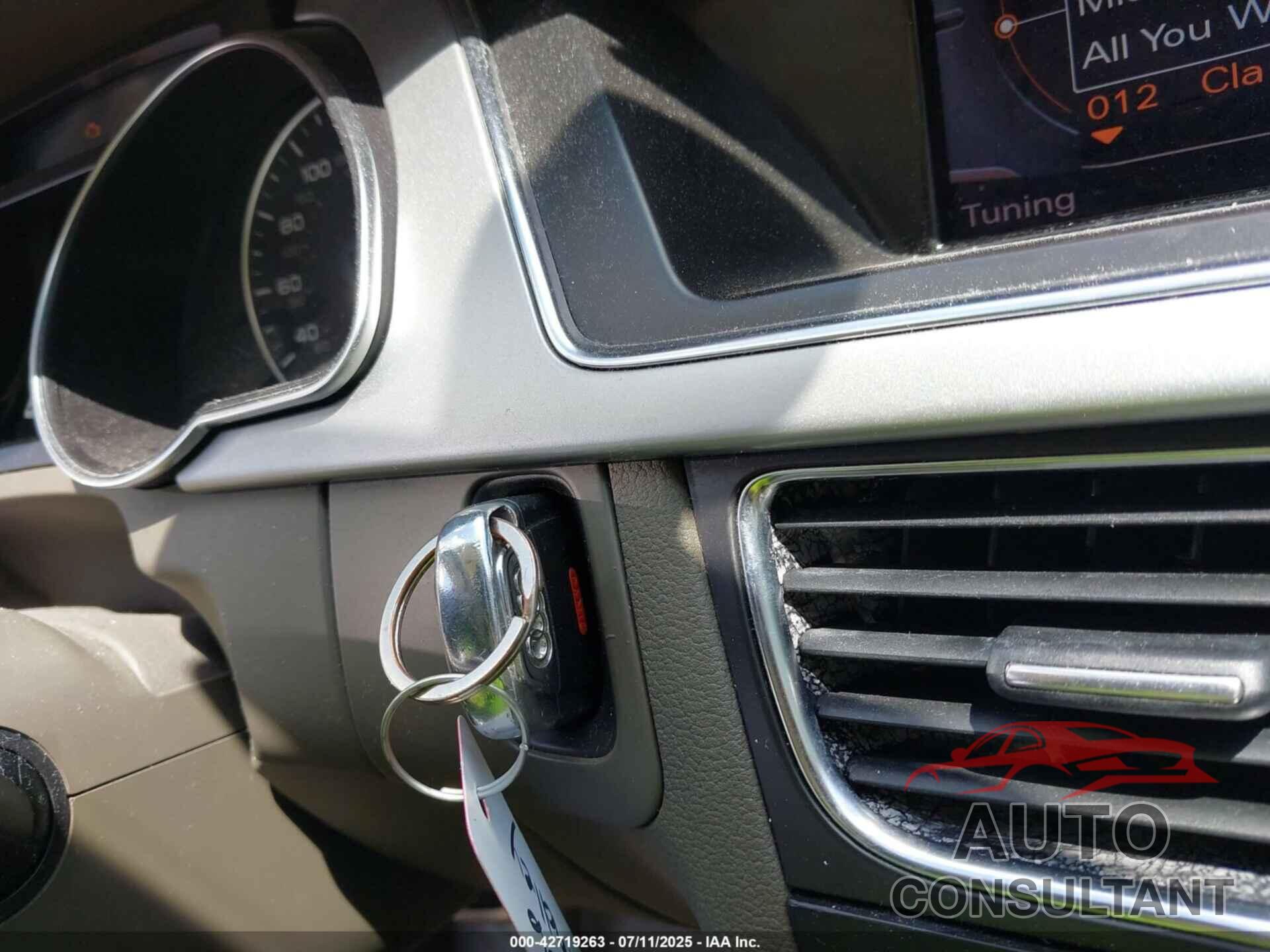 AUDI A5 2012 - WAULFAFR8CA005112