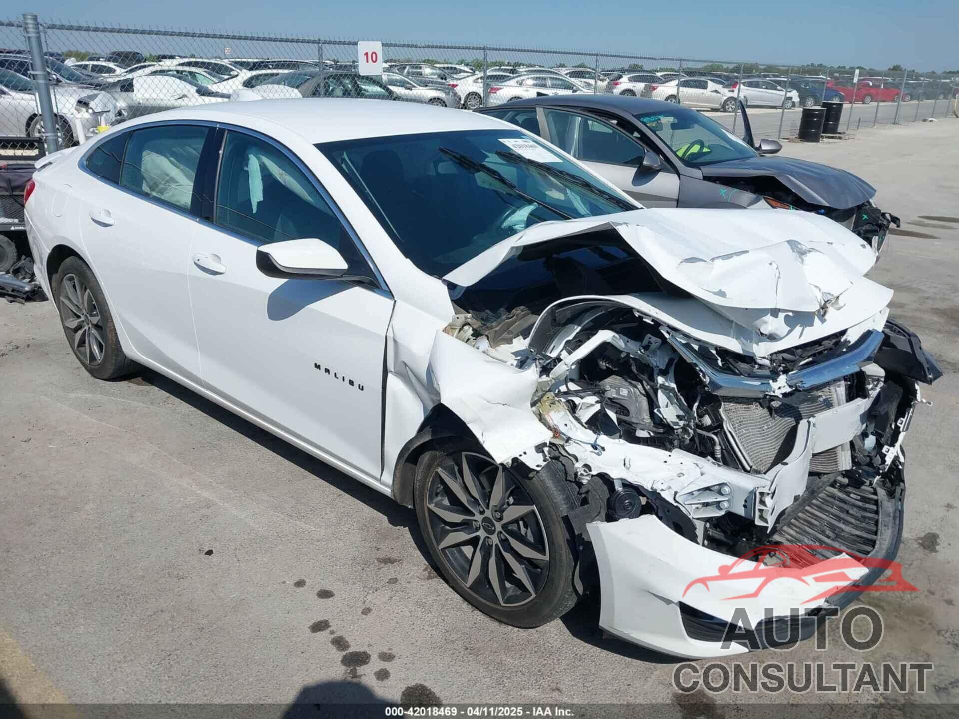 CHEVROLET MALIBU 2020 - 1G1ZG5ST9LF118260