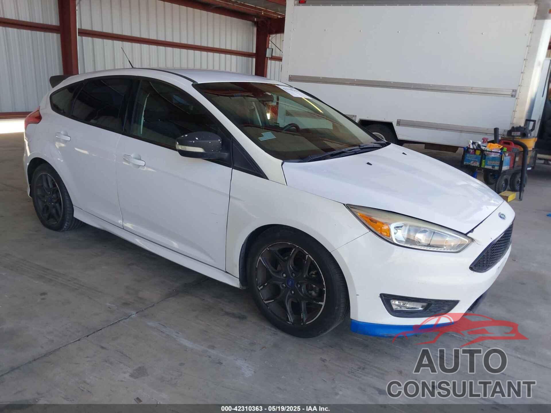 FORD FOCUS 2016 - 1FADP3K23GL407418
