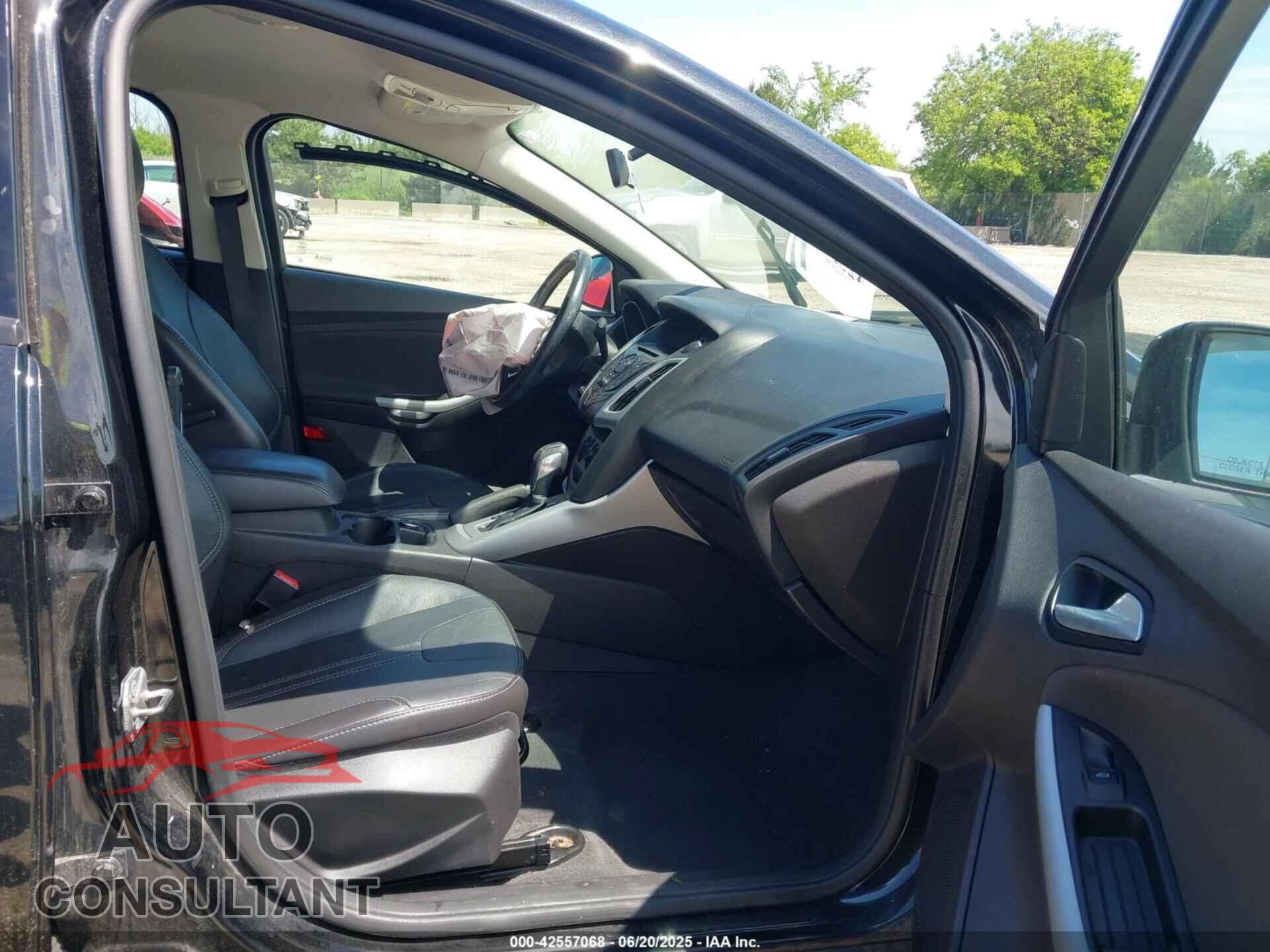 FORD FOCUS 2014 - 1FADP3F27EL280177