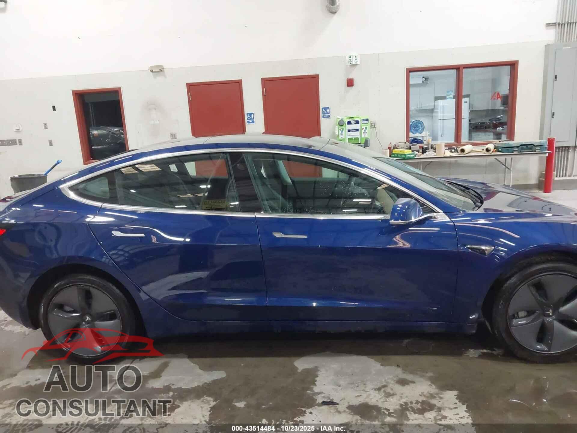 TESLA MODEL 3 2018 - 5YJ3E1EB2JF090155