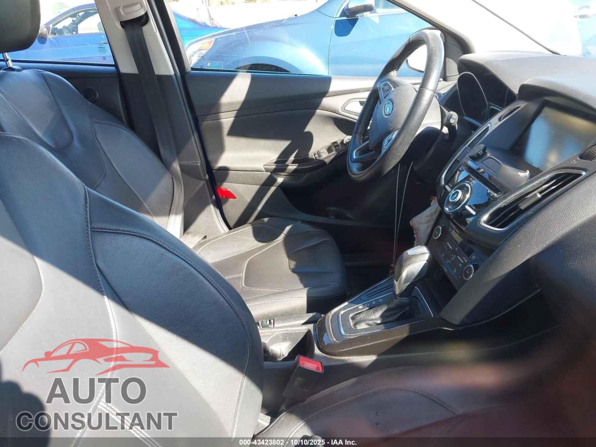 FORD FOCUS 2015 - 1FADP3N25FL321103