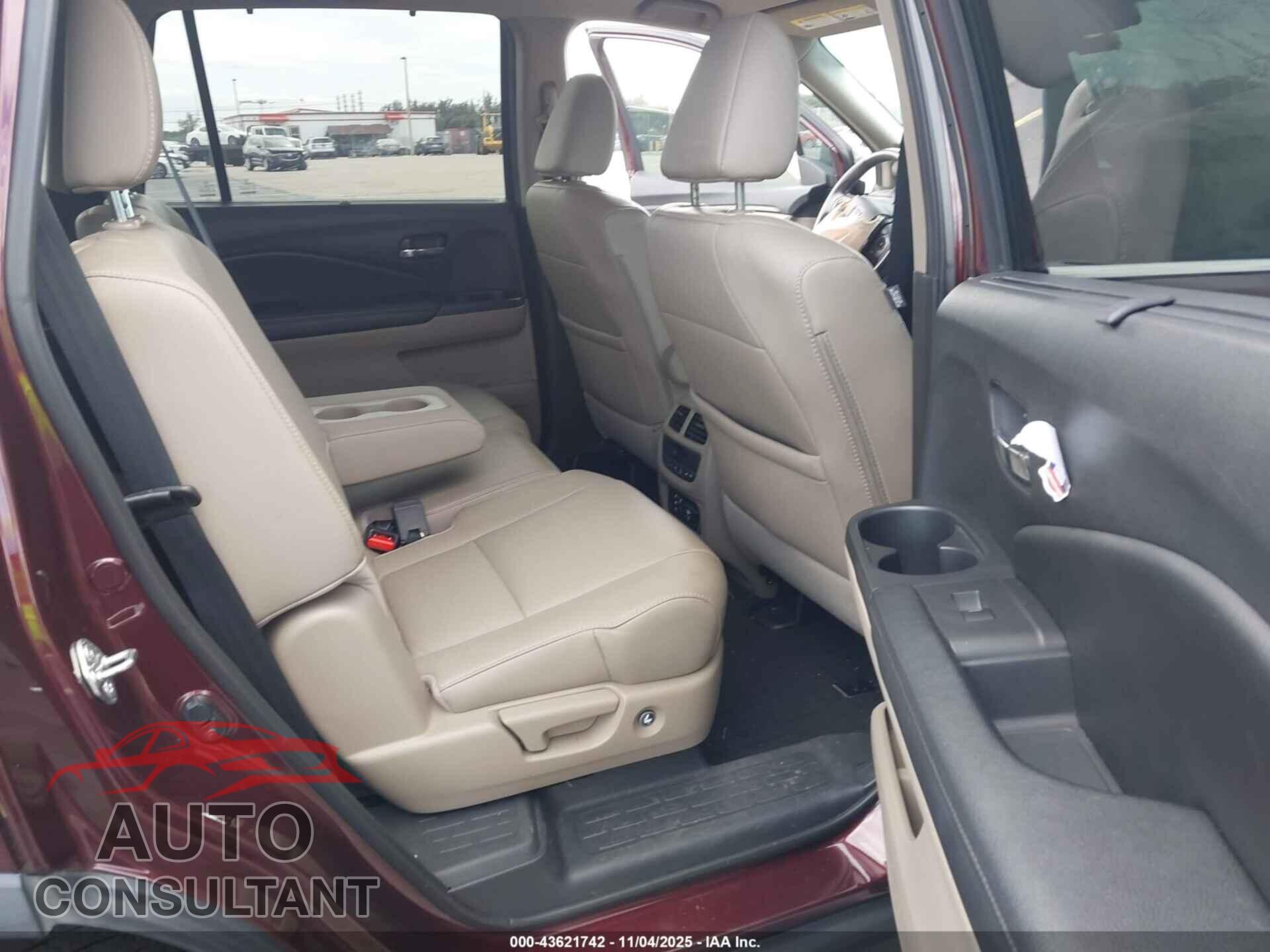 HONDA PILOT 2017 - 5FNYF5H95HB029847